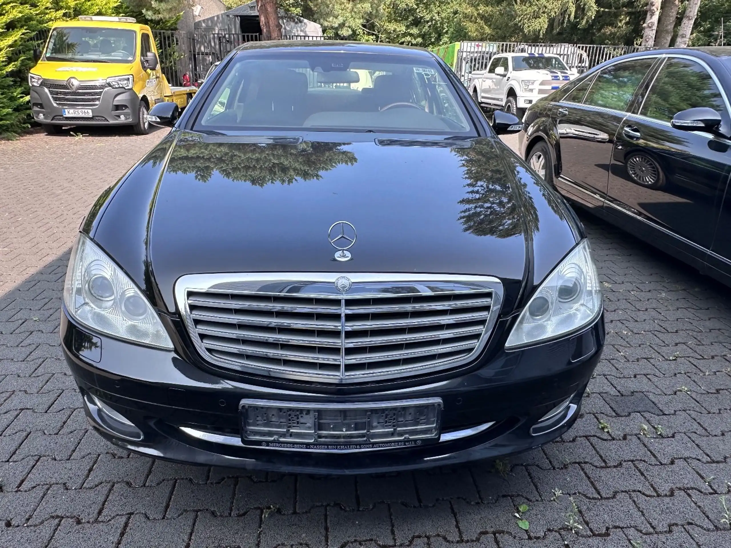 Mercedes-Benz - S 600