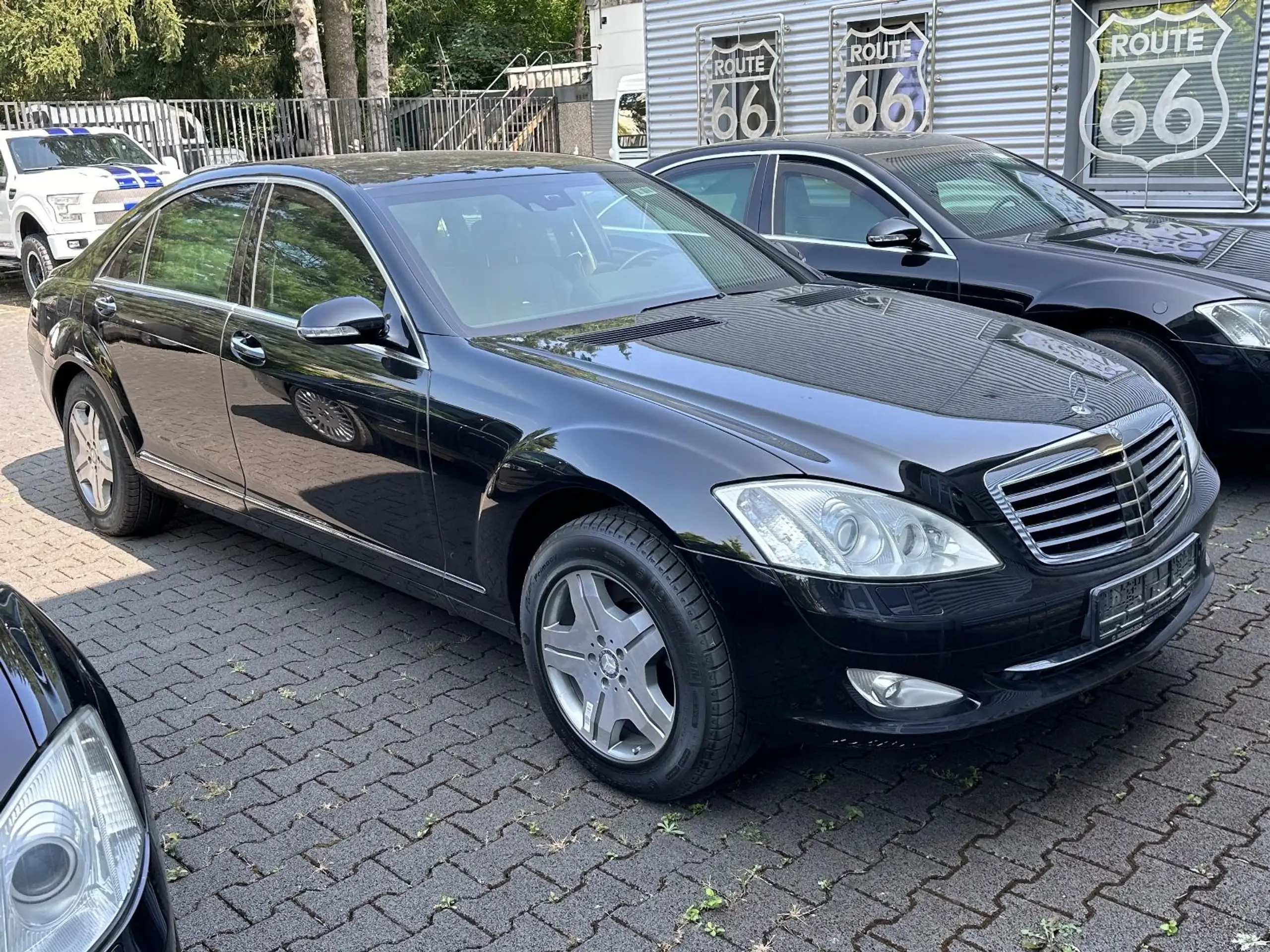 Mercedes-Benz - S 600