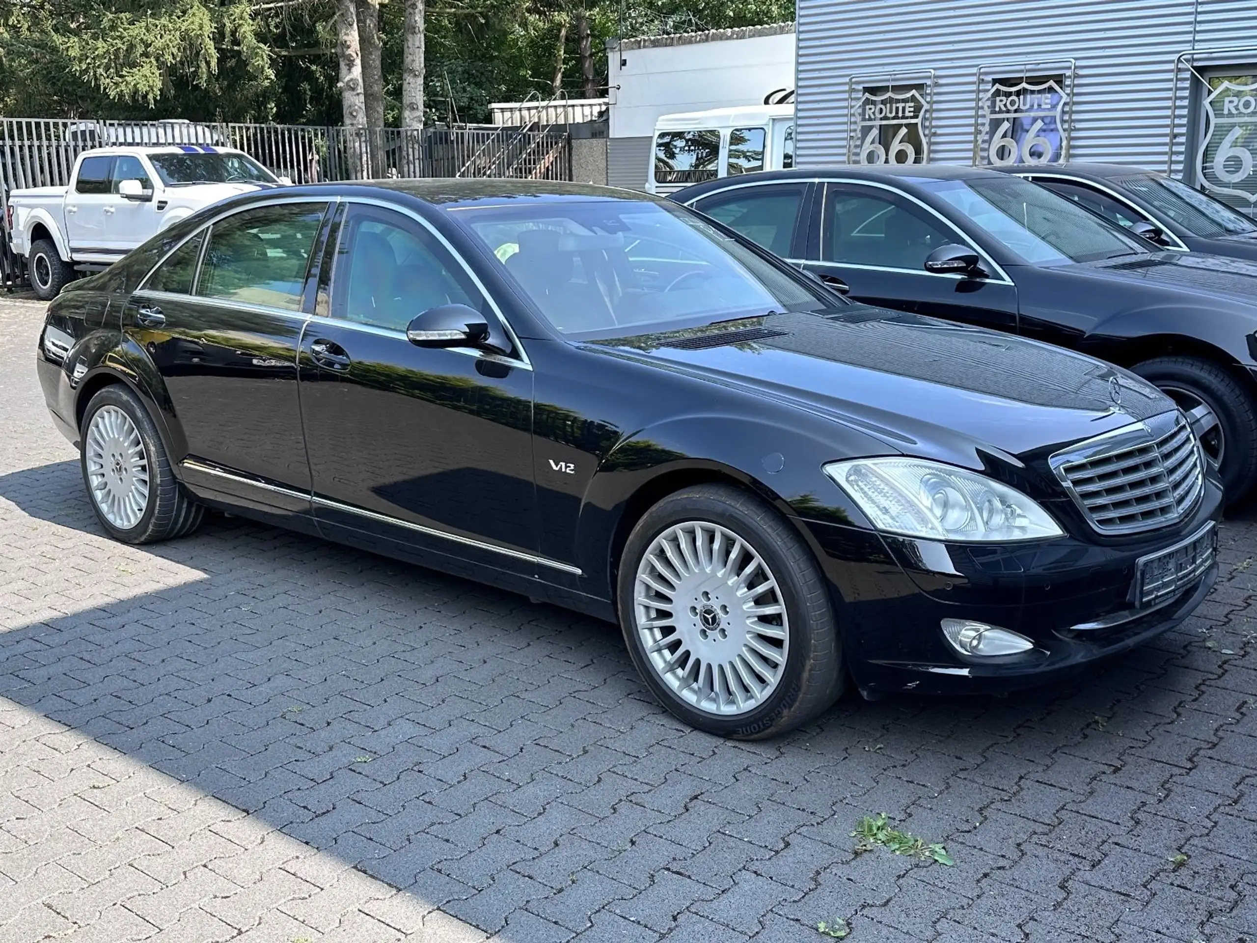 Mercedes-Benz - S 600