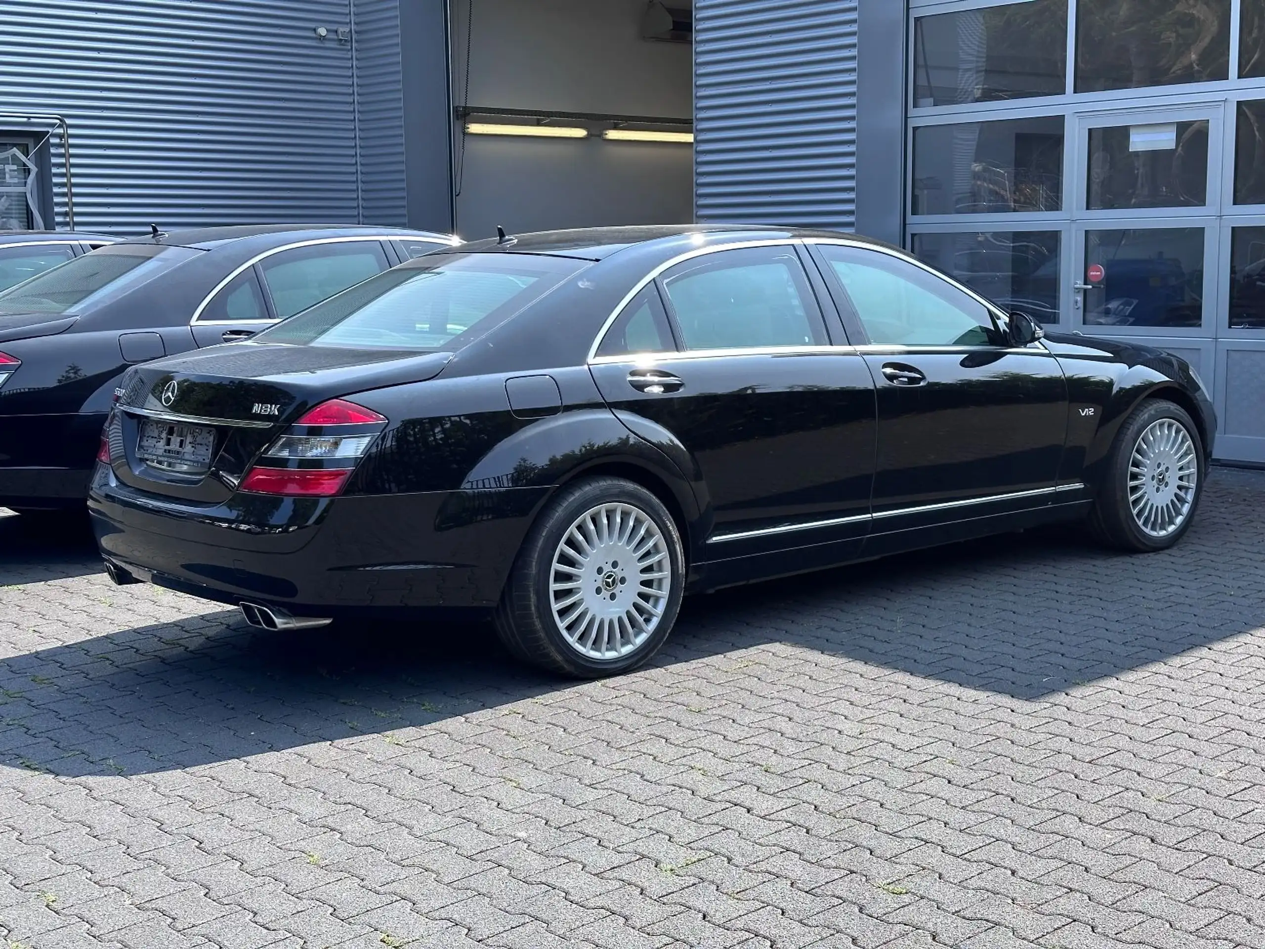 Mercedes-Benz - S 600