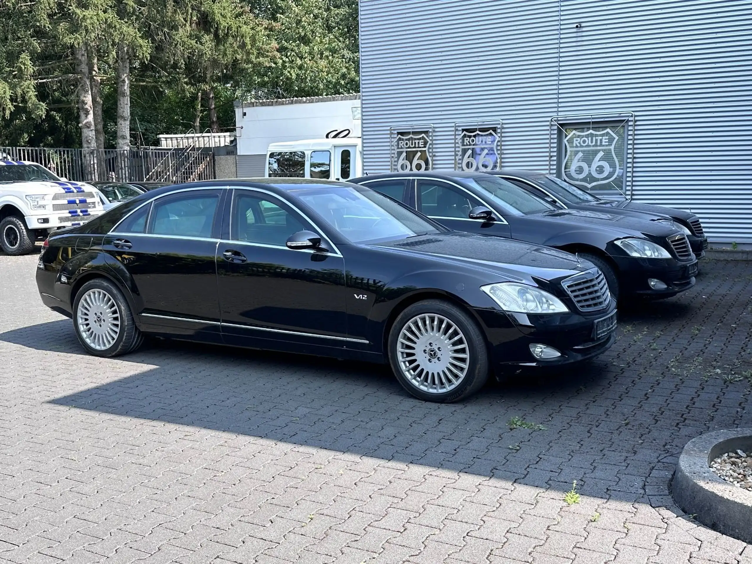 Mercedes-Benz - S 600