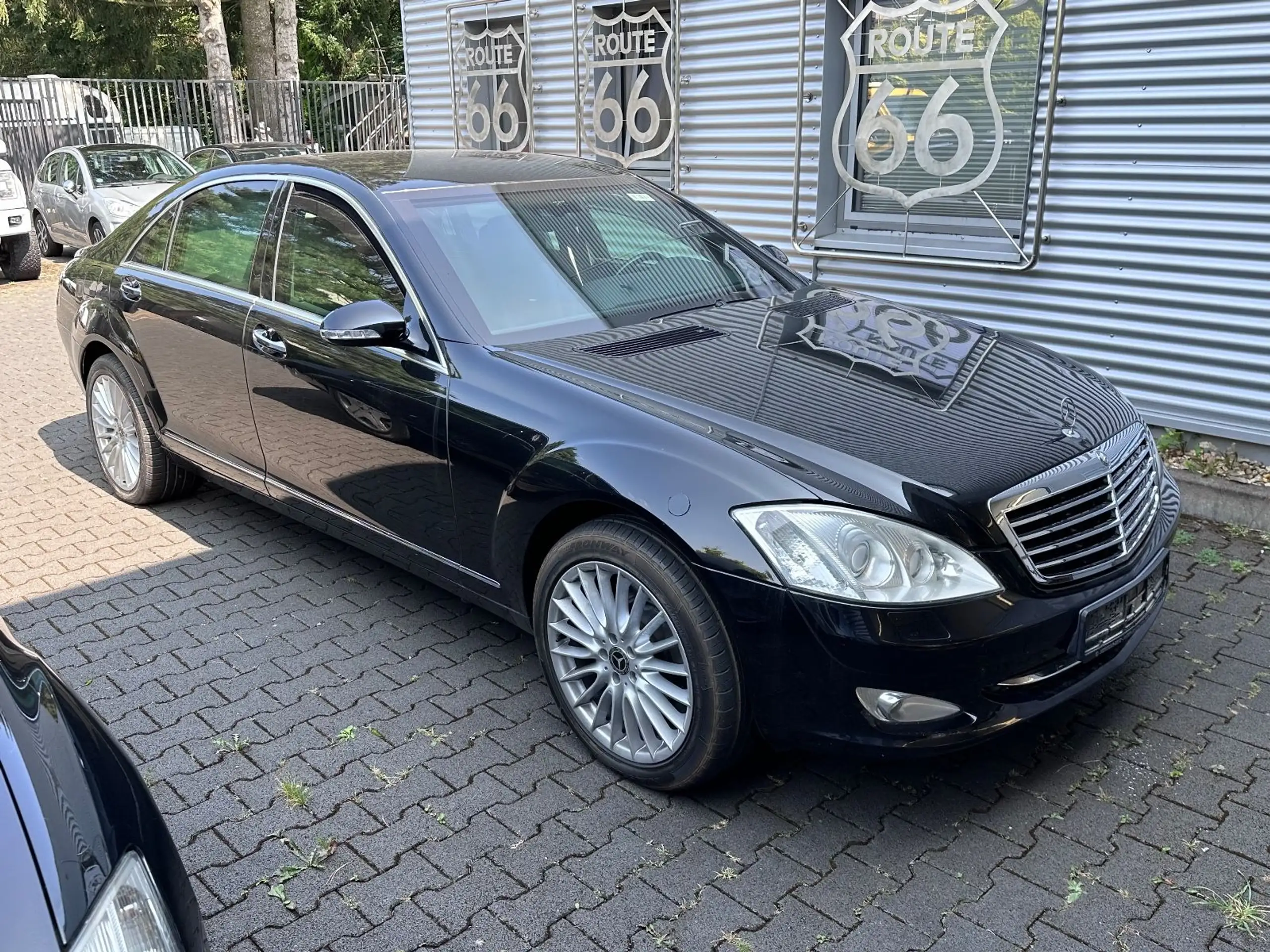 Mercedes-Benz - S 600