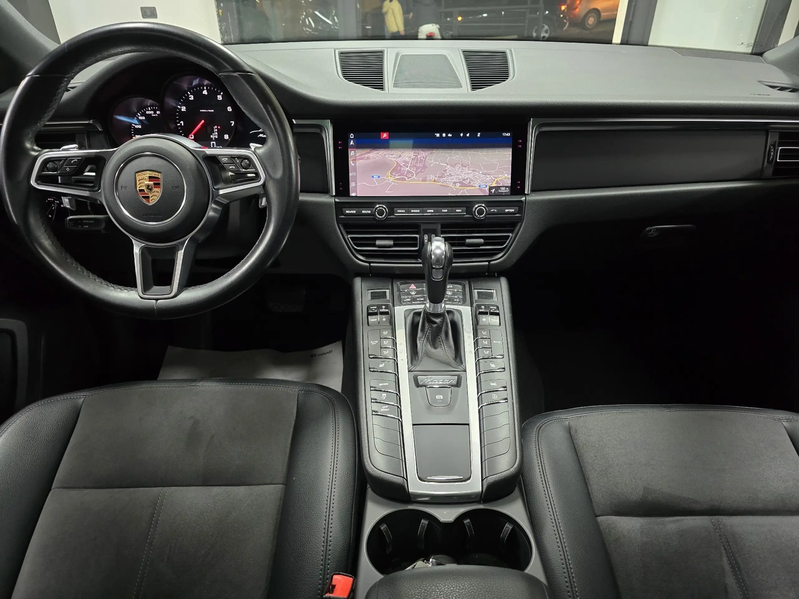 Porsche - Macan