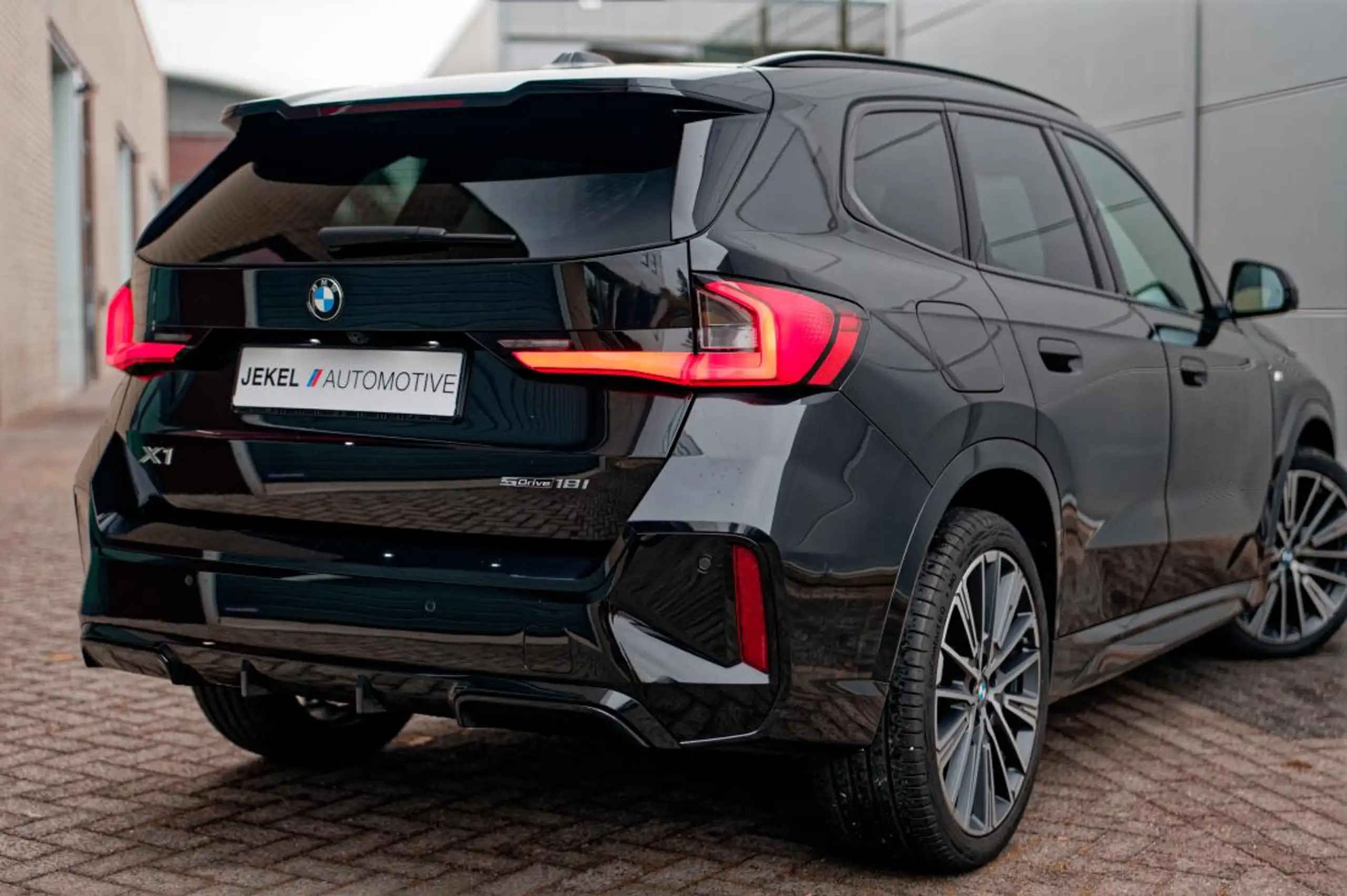 BMW - X1