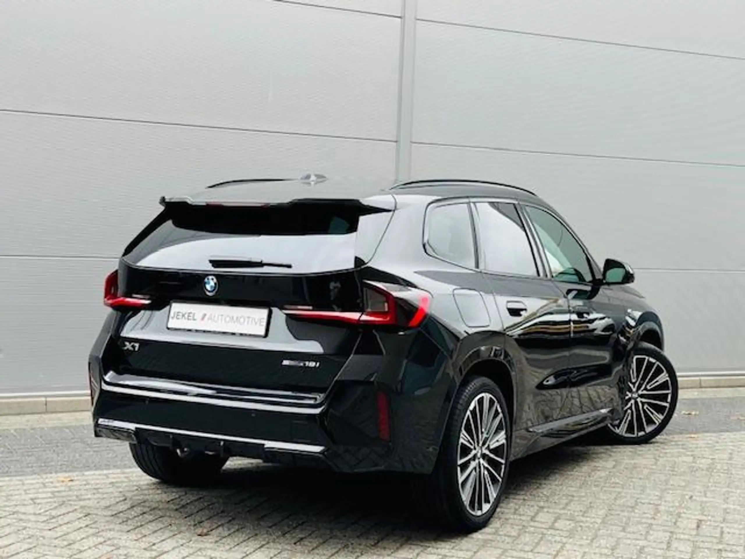 BMW - X1