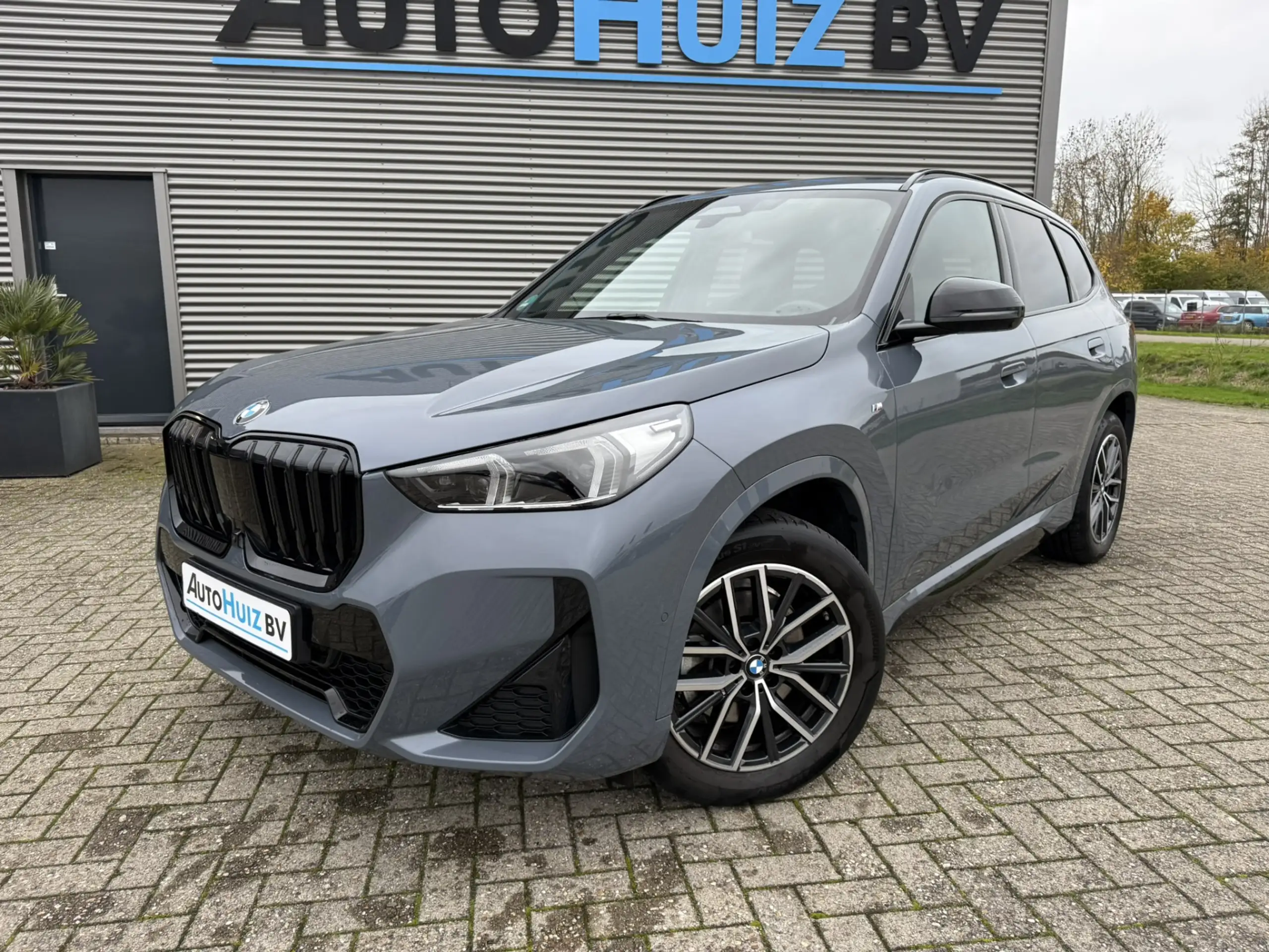 BMW - X1