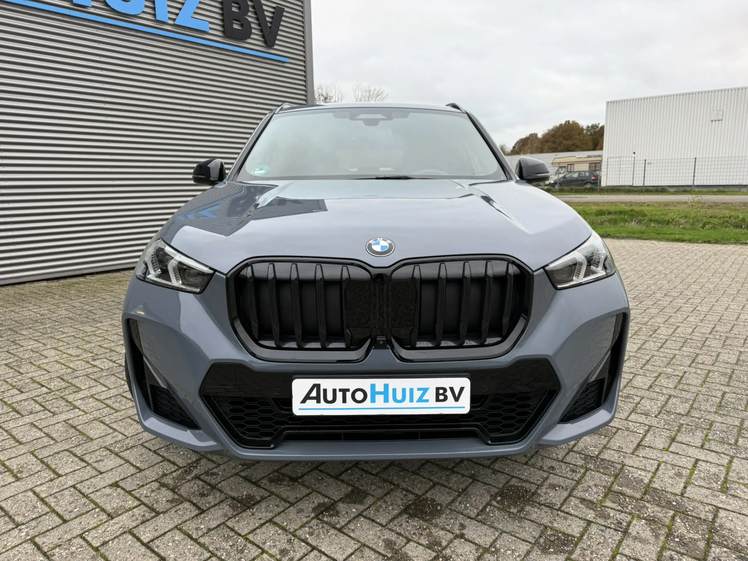 BMW - X1