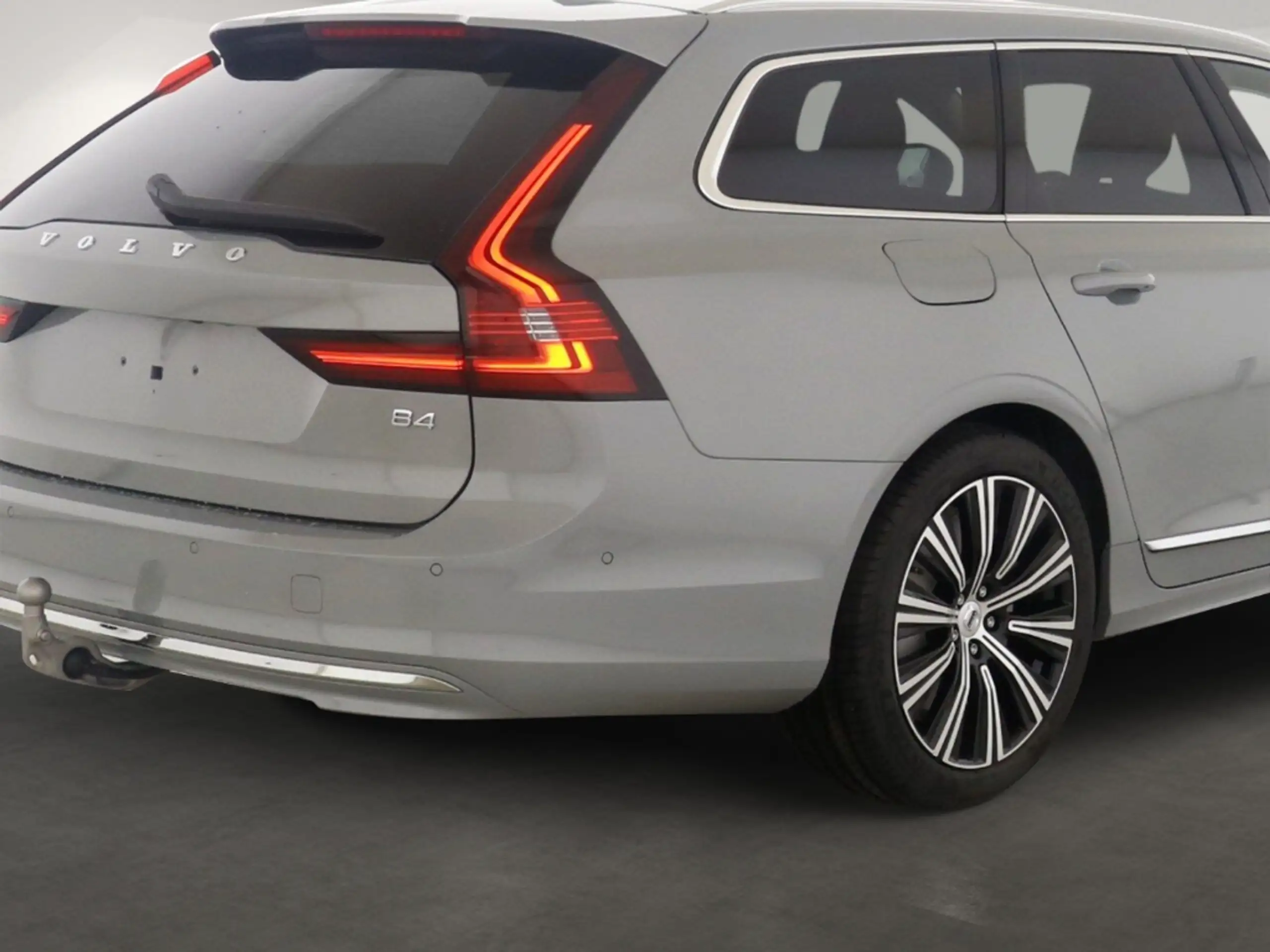 Volvo - V90