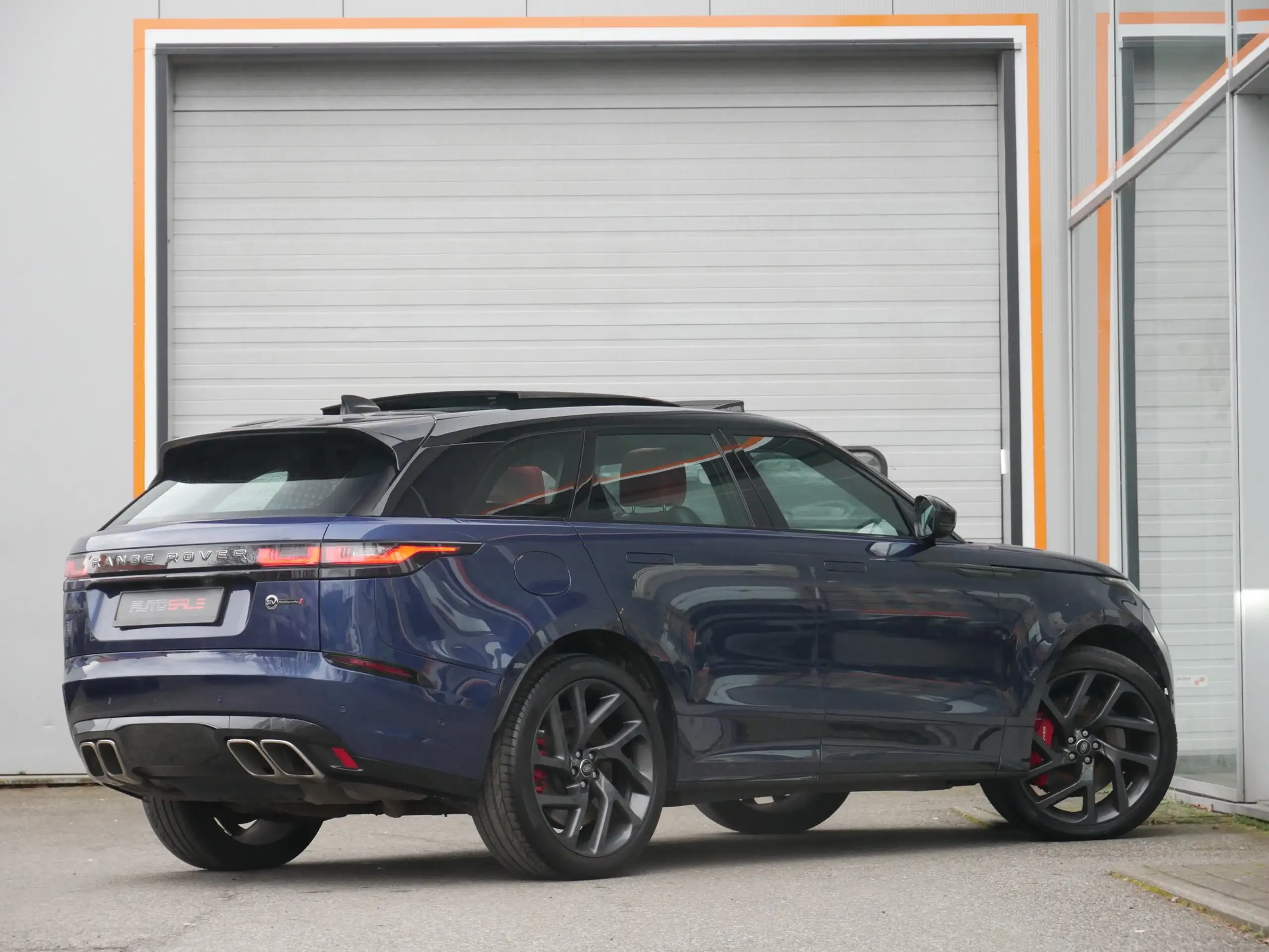 Land Rover - Range Rover Velar