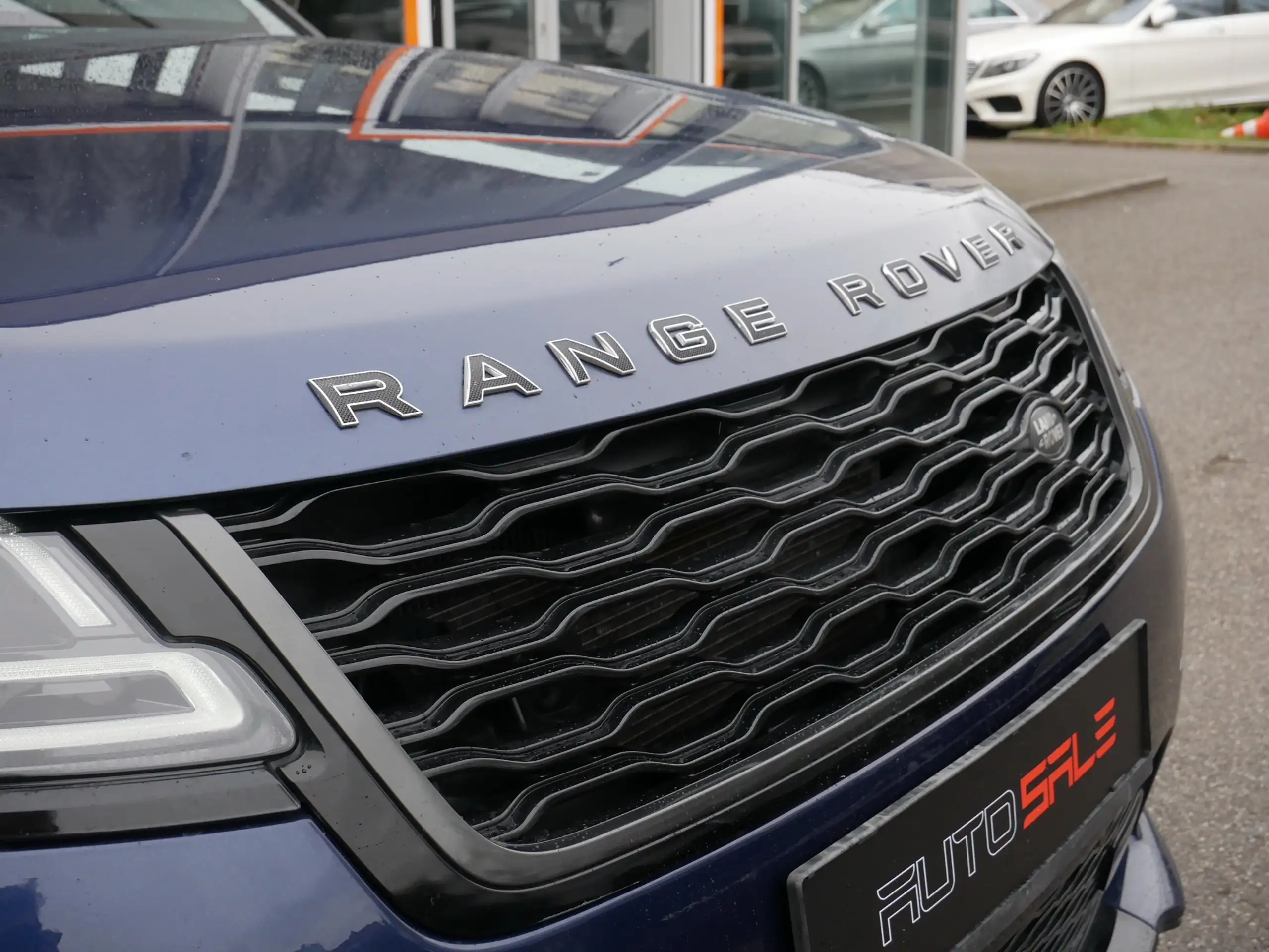 Land Rover - Range Rover Velar