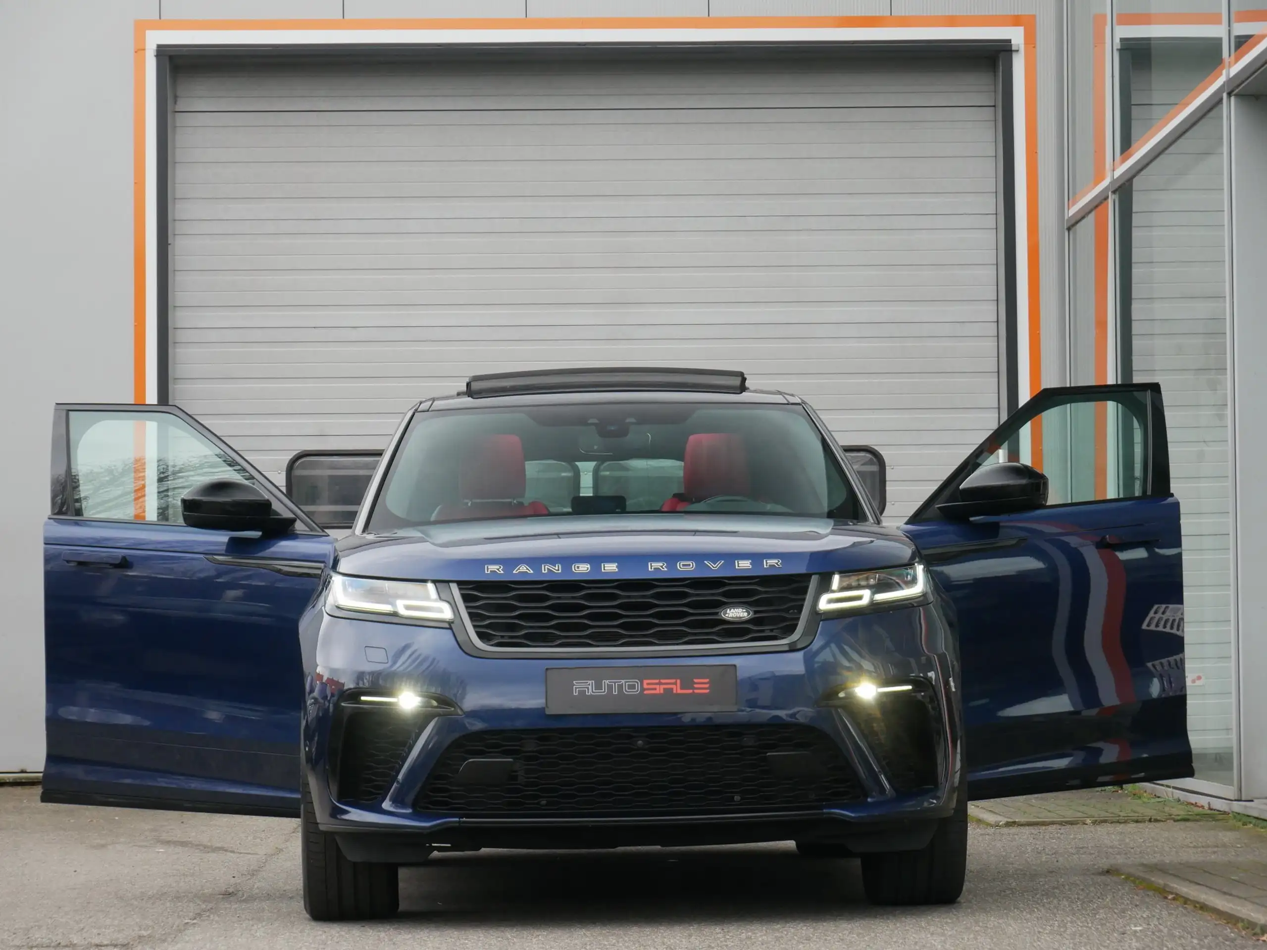 Land Rover - Range Rover Velar