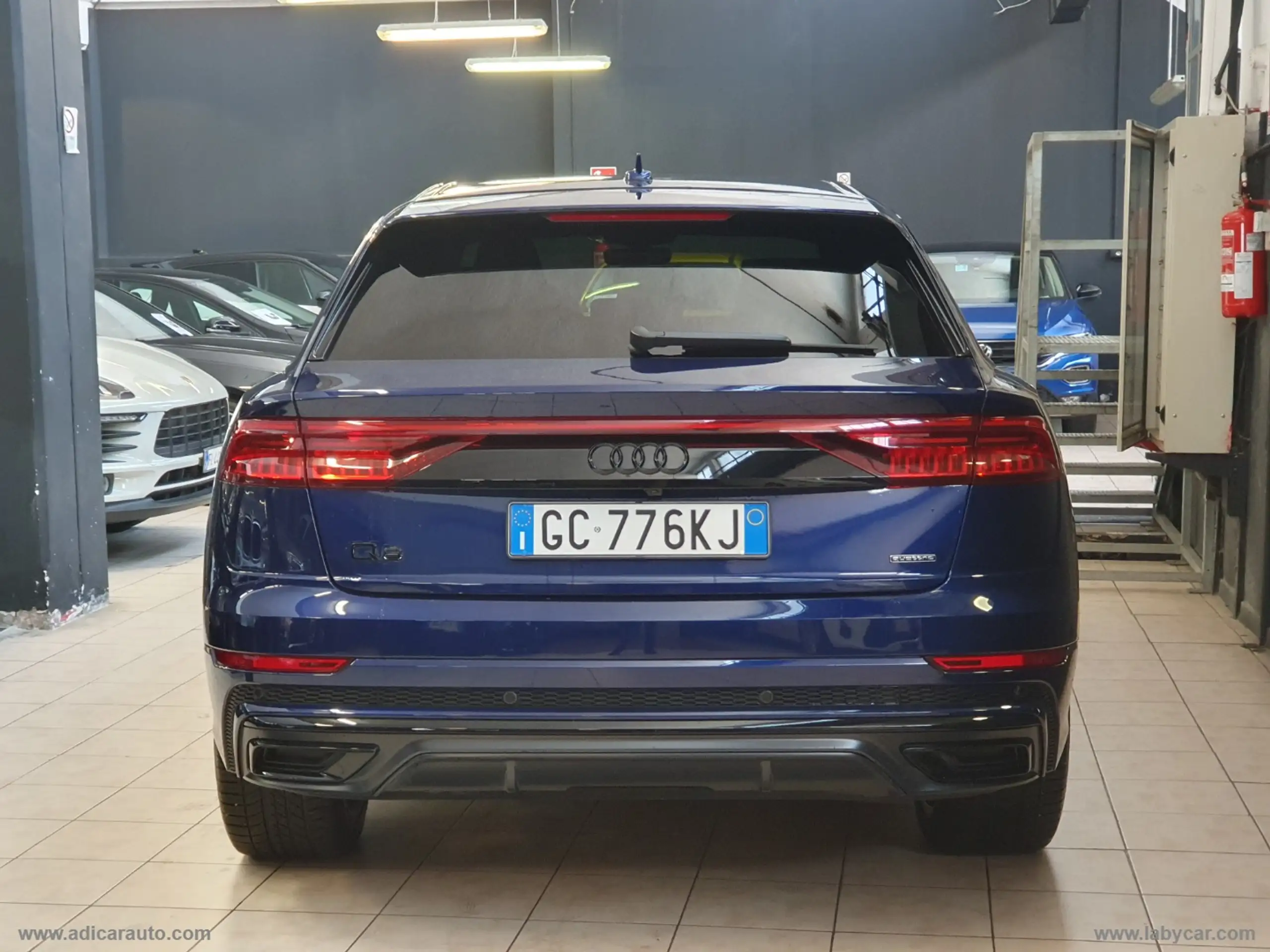 Audi - Q8