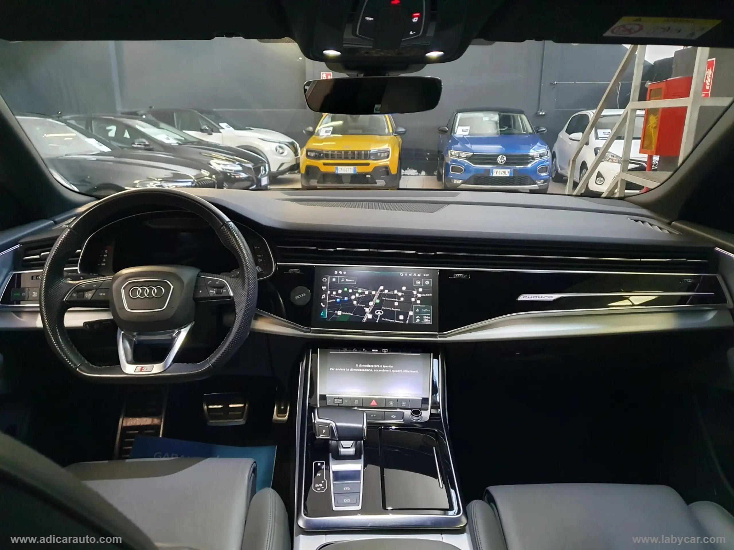 Audi - Q8