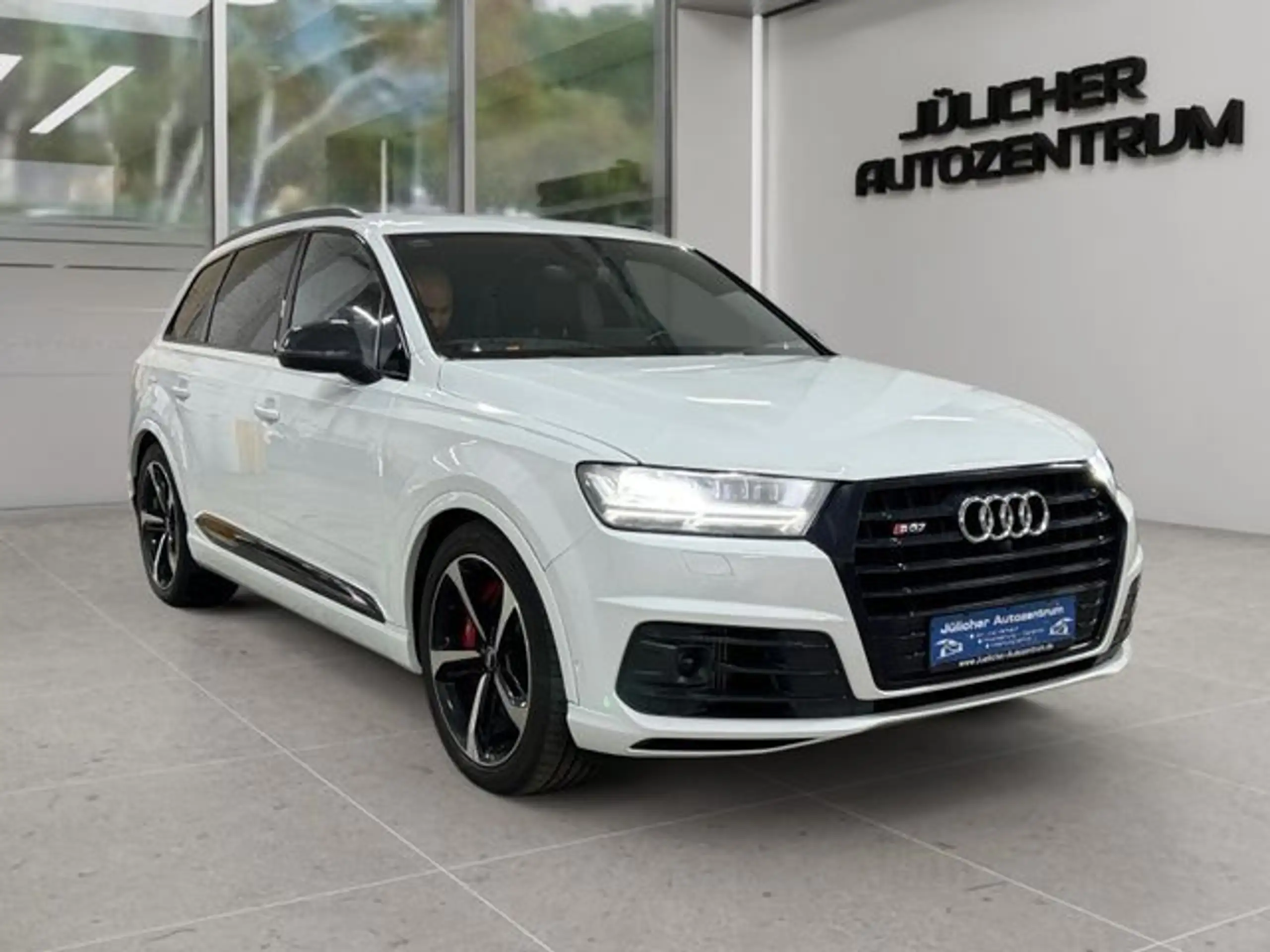 Audi - SQ7