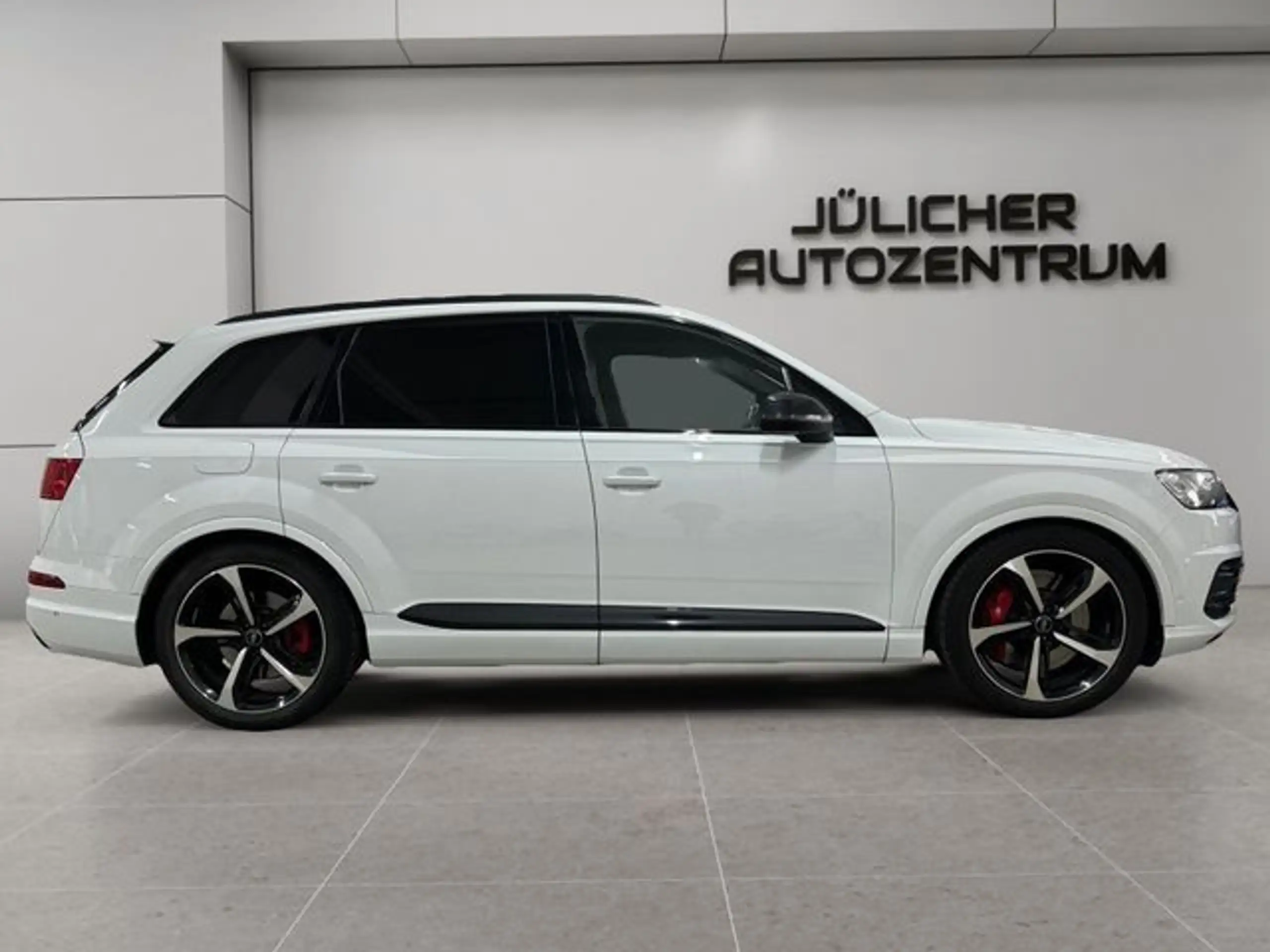 Audi - SQ7