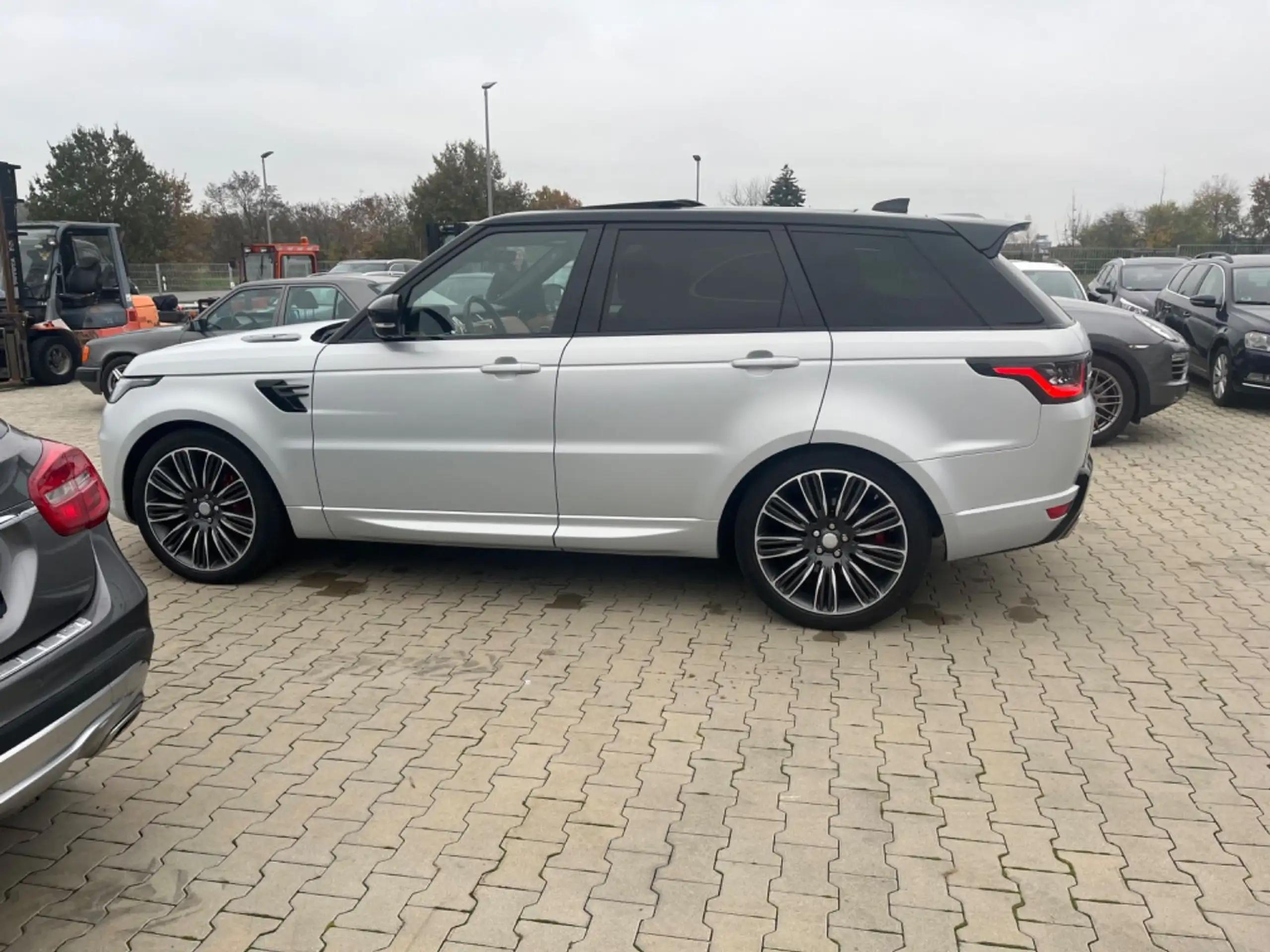 Land Rover - Range Rover Sport