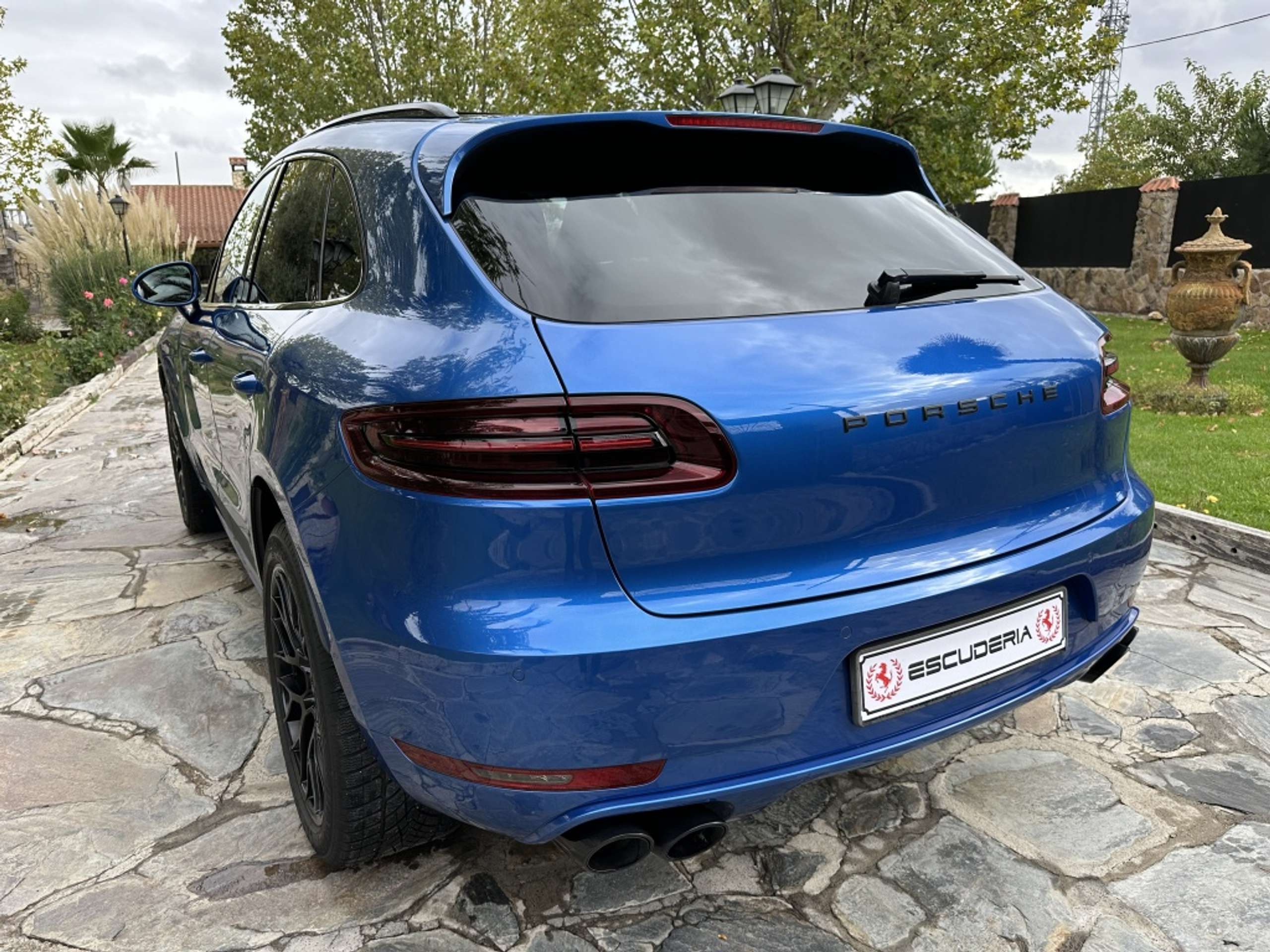 Porsche - Macan