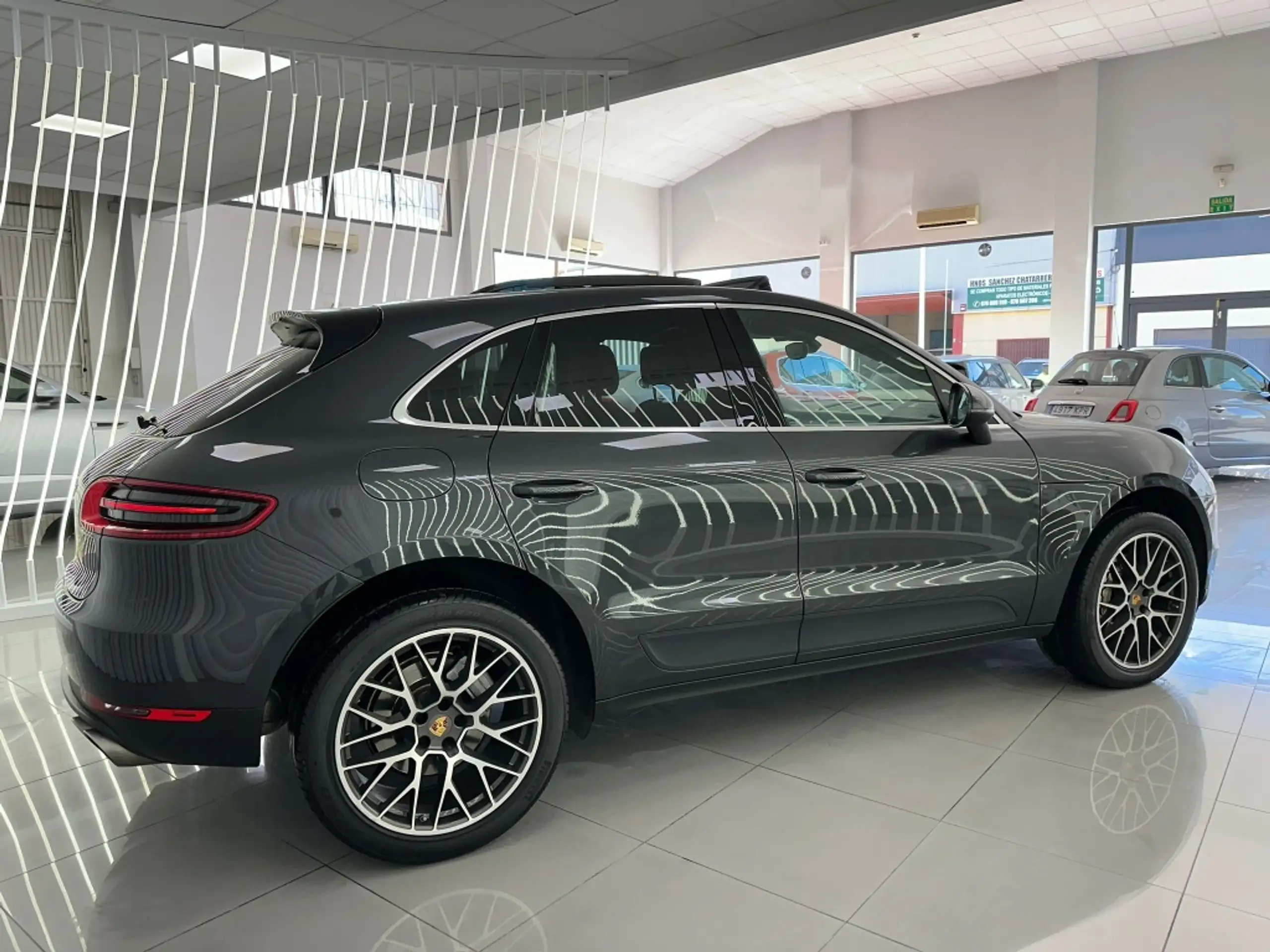 Porsche - Macan