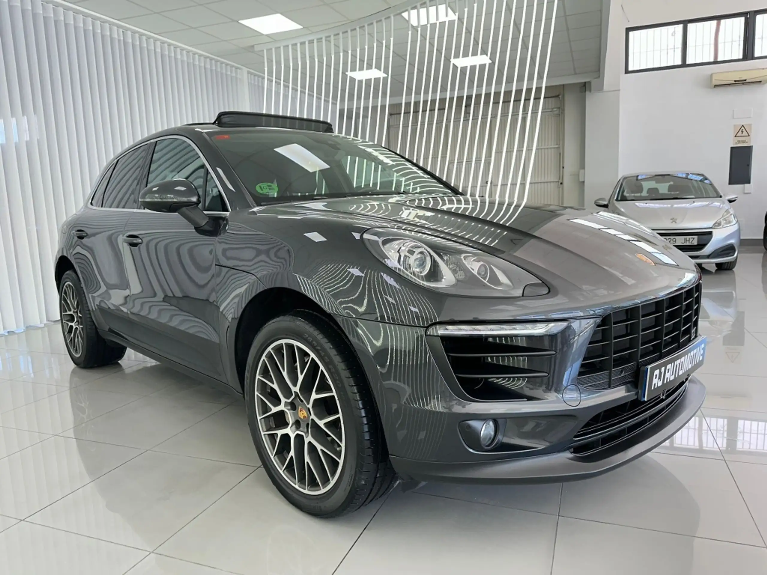 Porsche - Macan