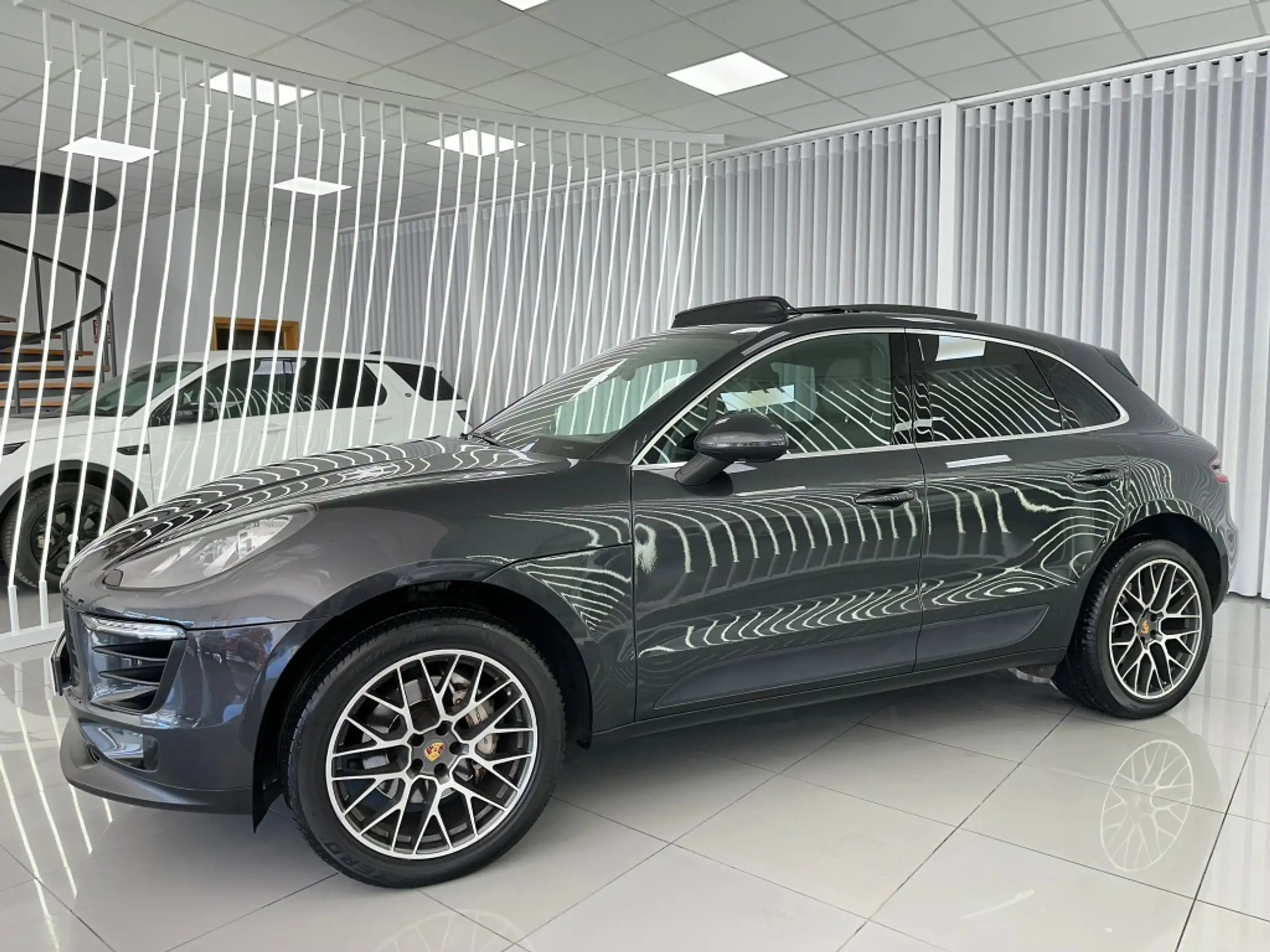 Porsche - Macan