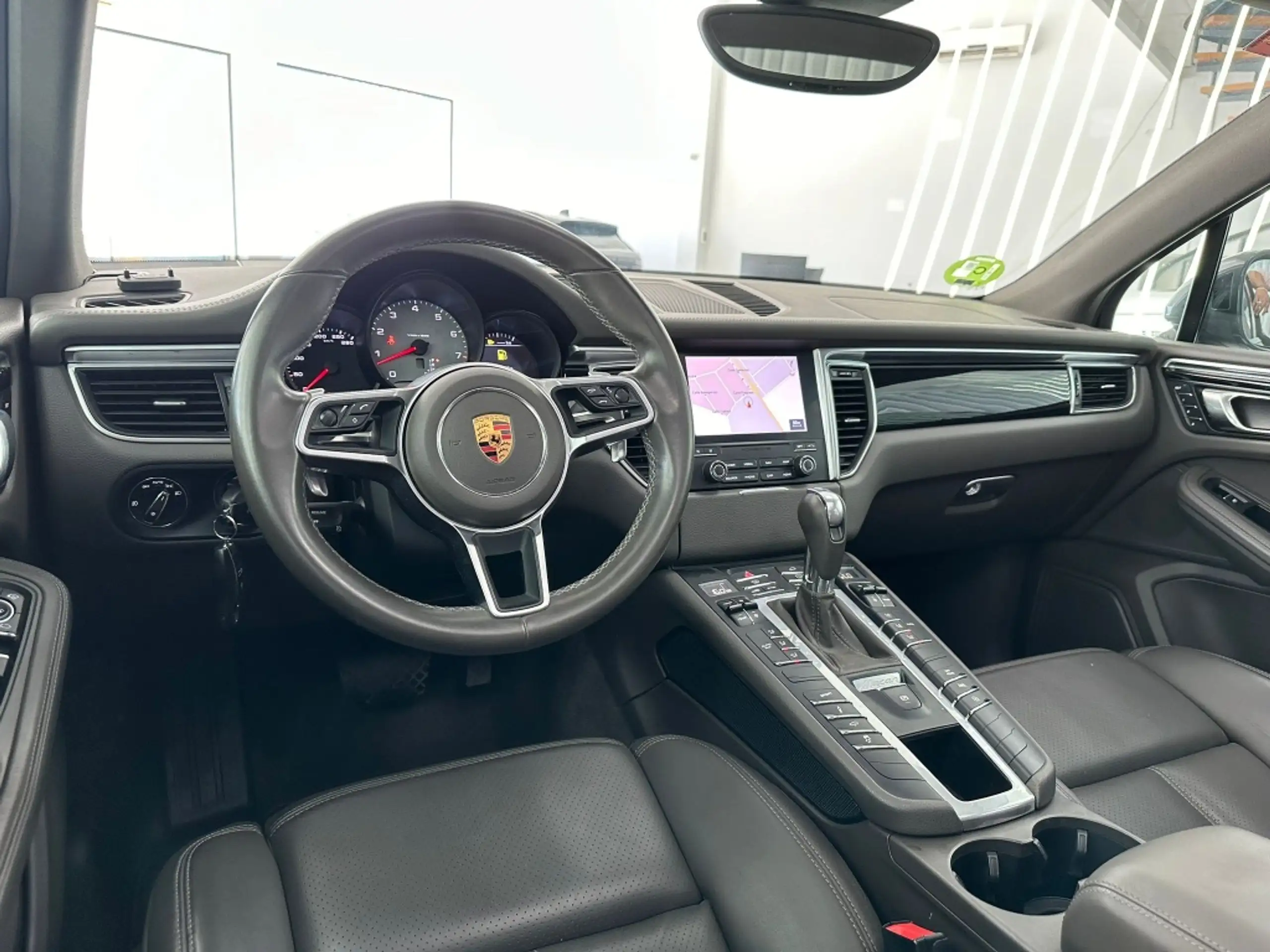 Porsche - Macan