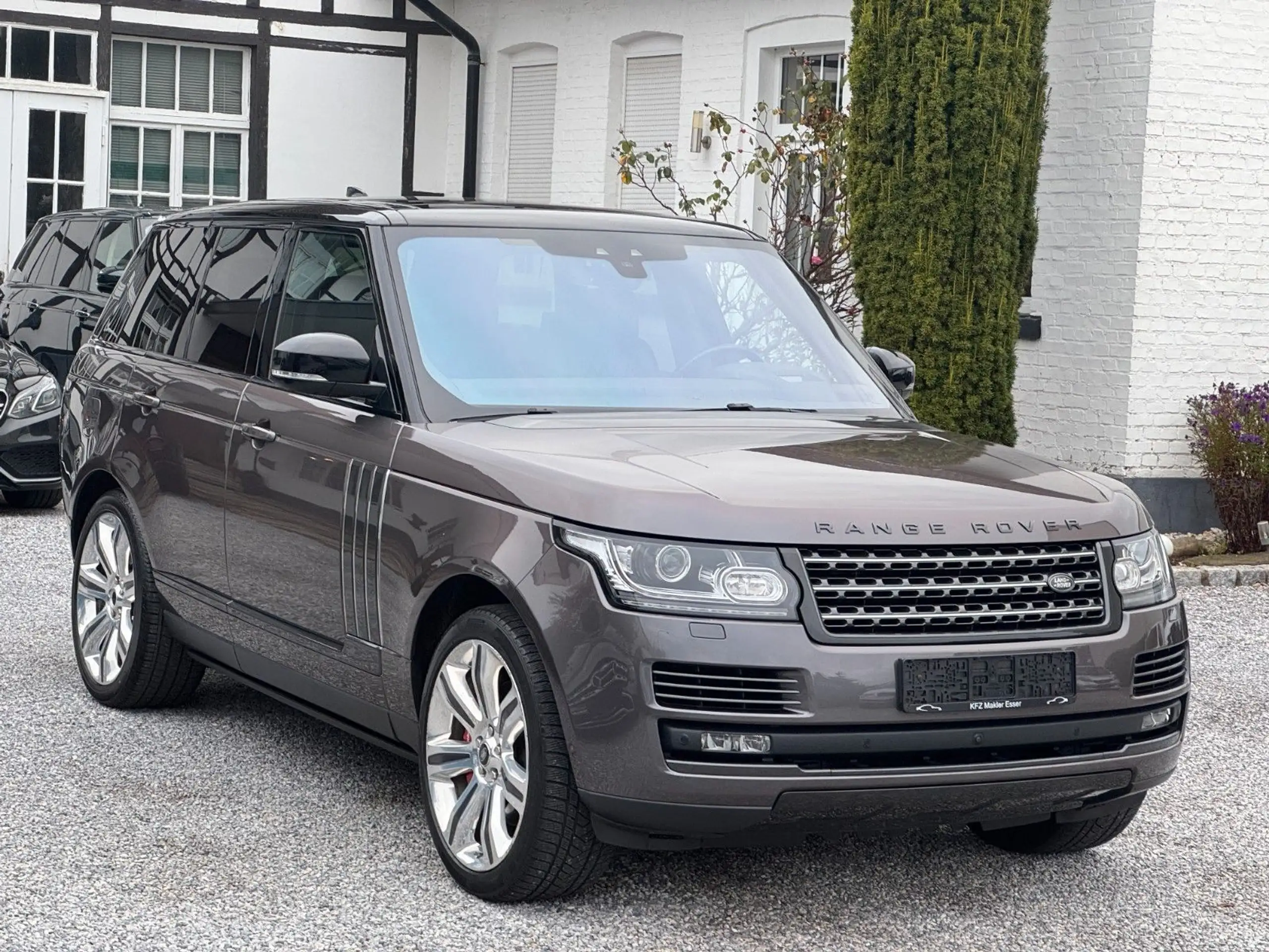 Land Rover - Range Rover