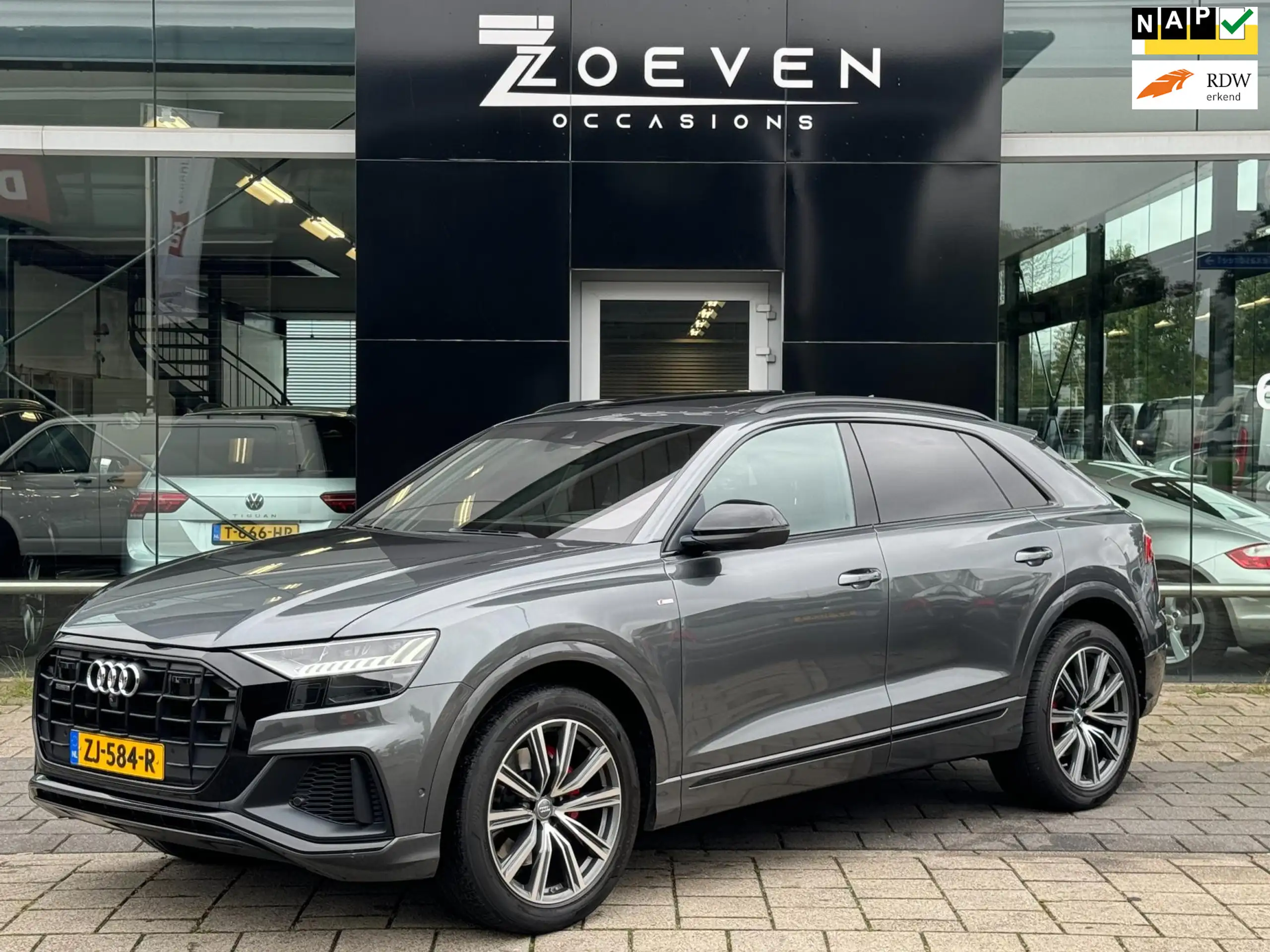 Audi - Q8