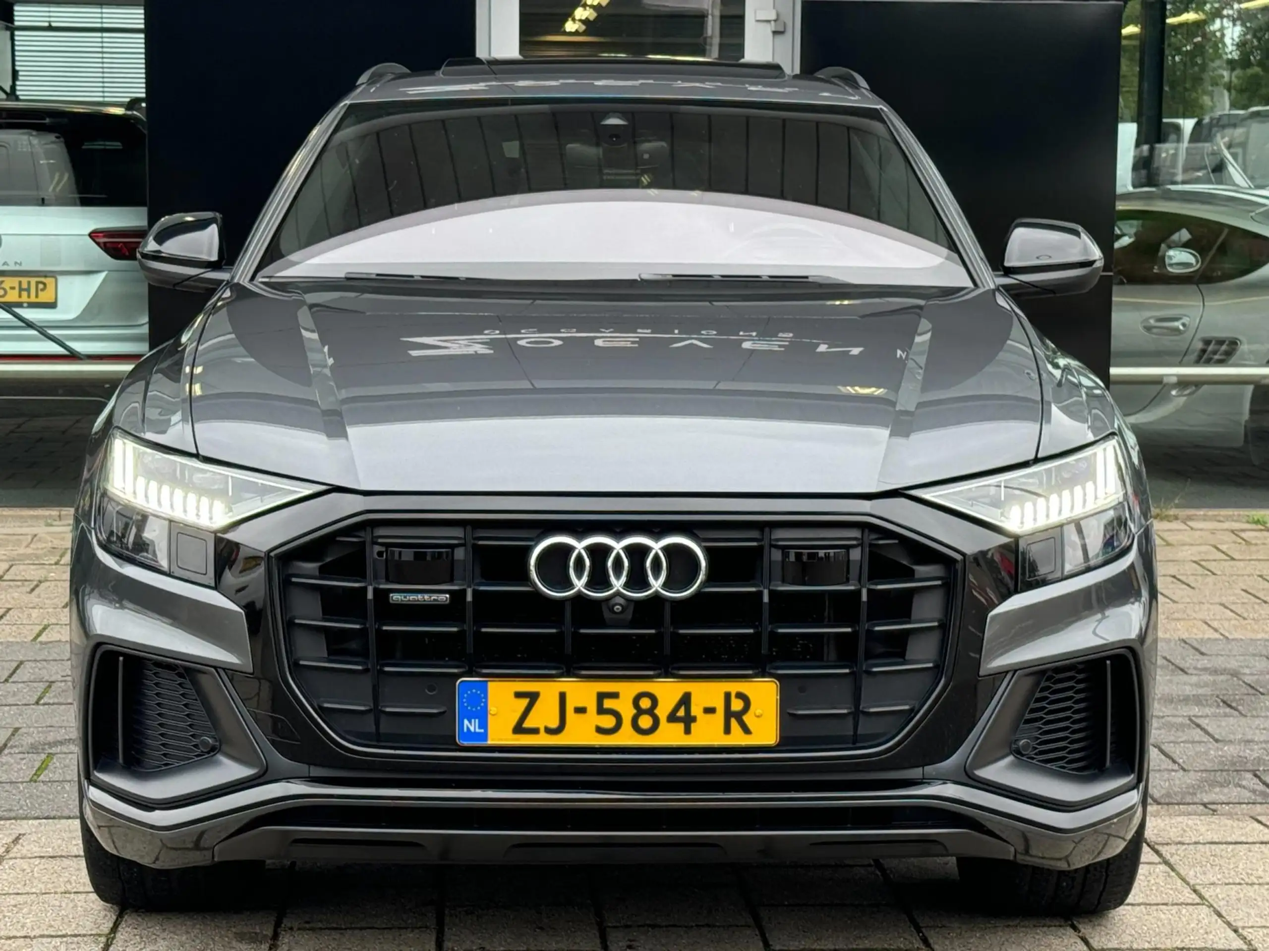 Audi - Q8