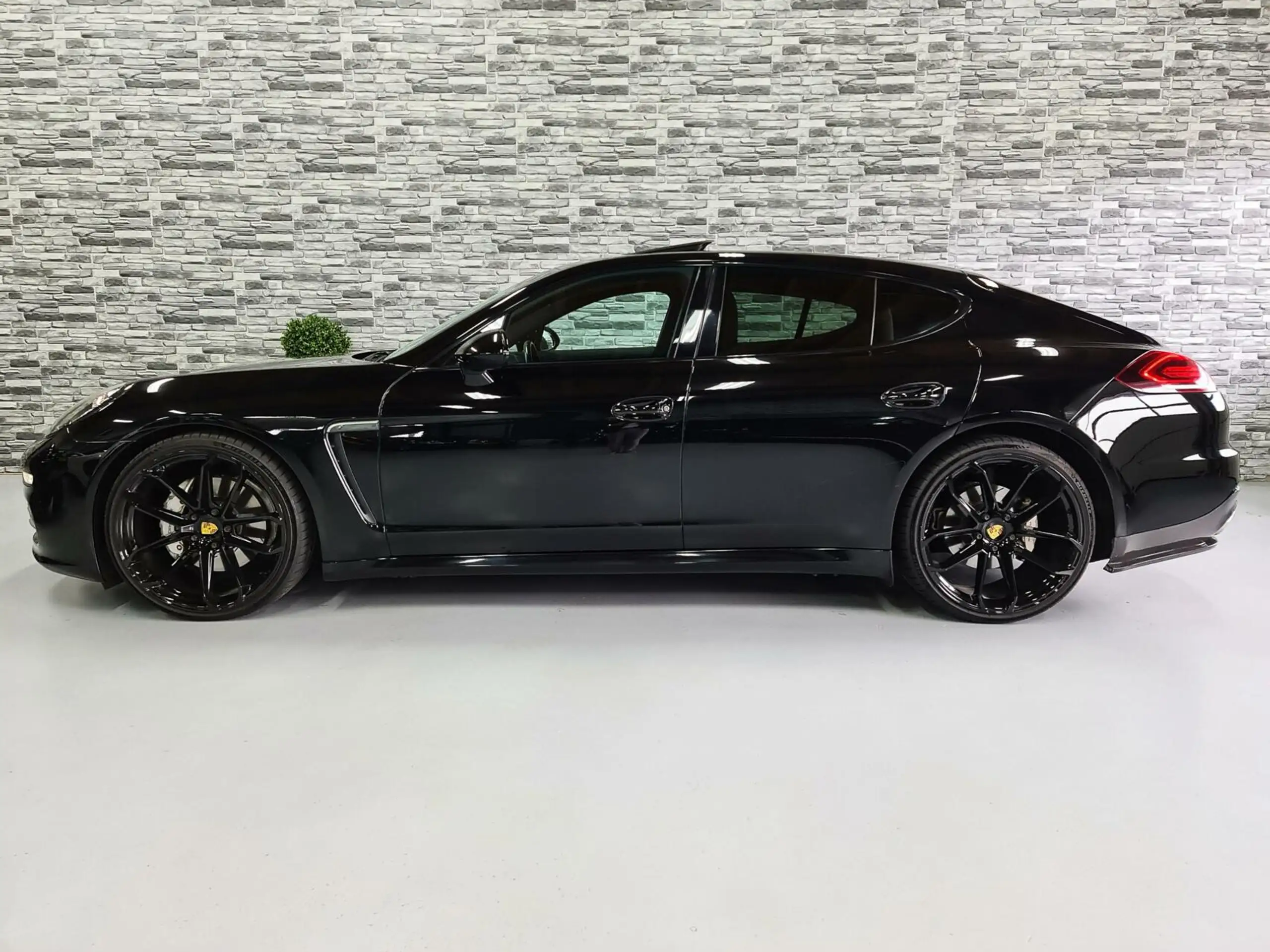 Porsche - Panamera