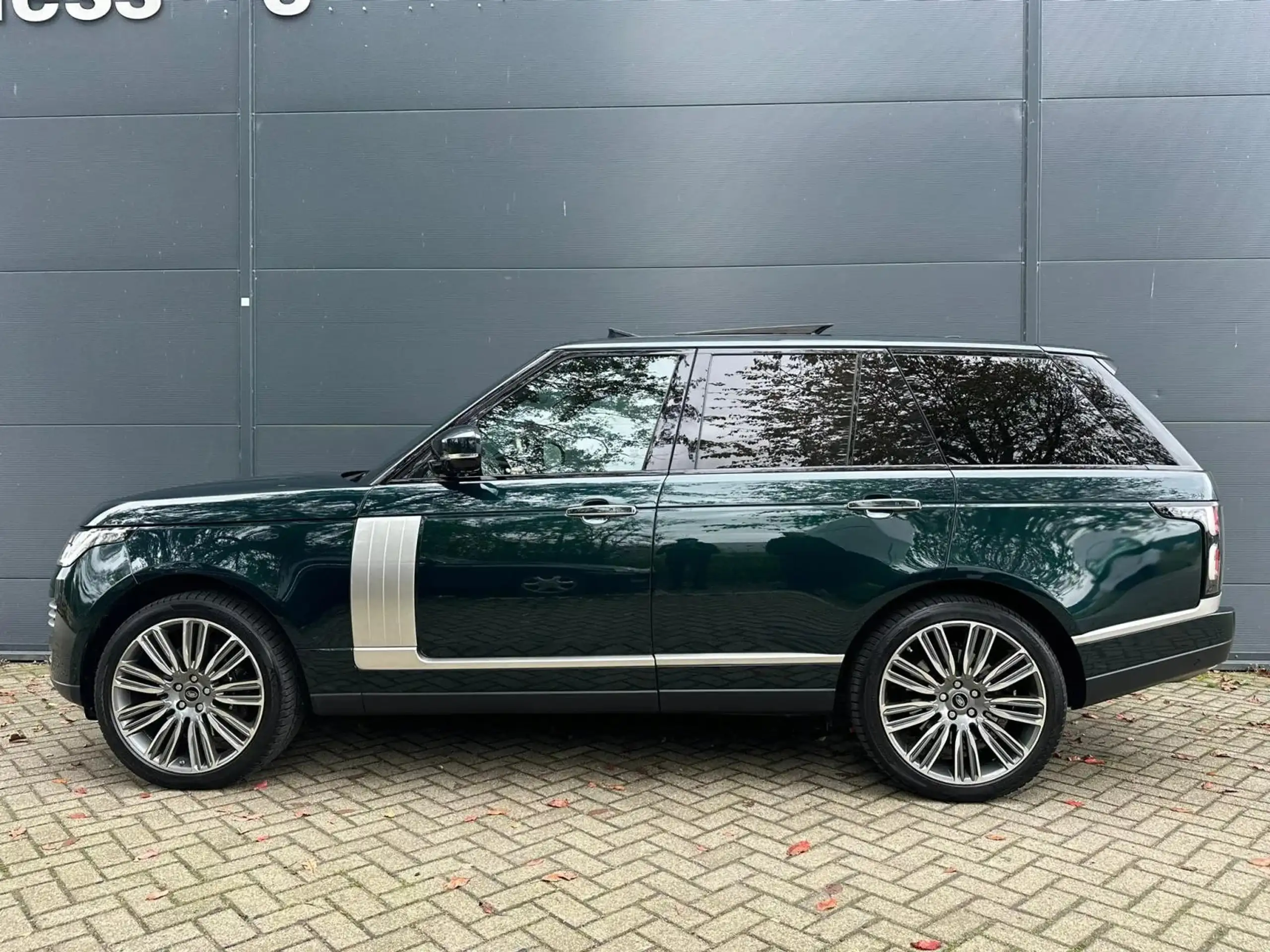 Land Rover - Range Rover