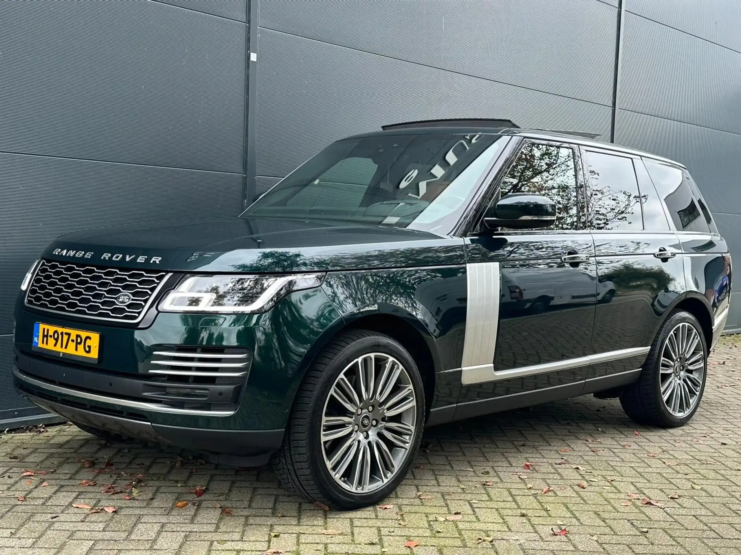 Land Rover - Range Rover