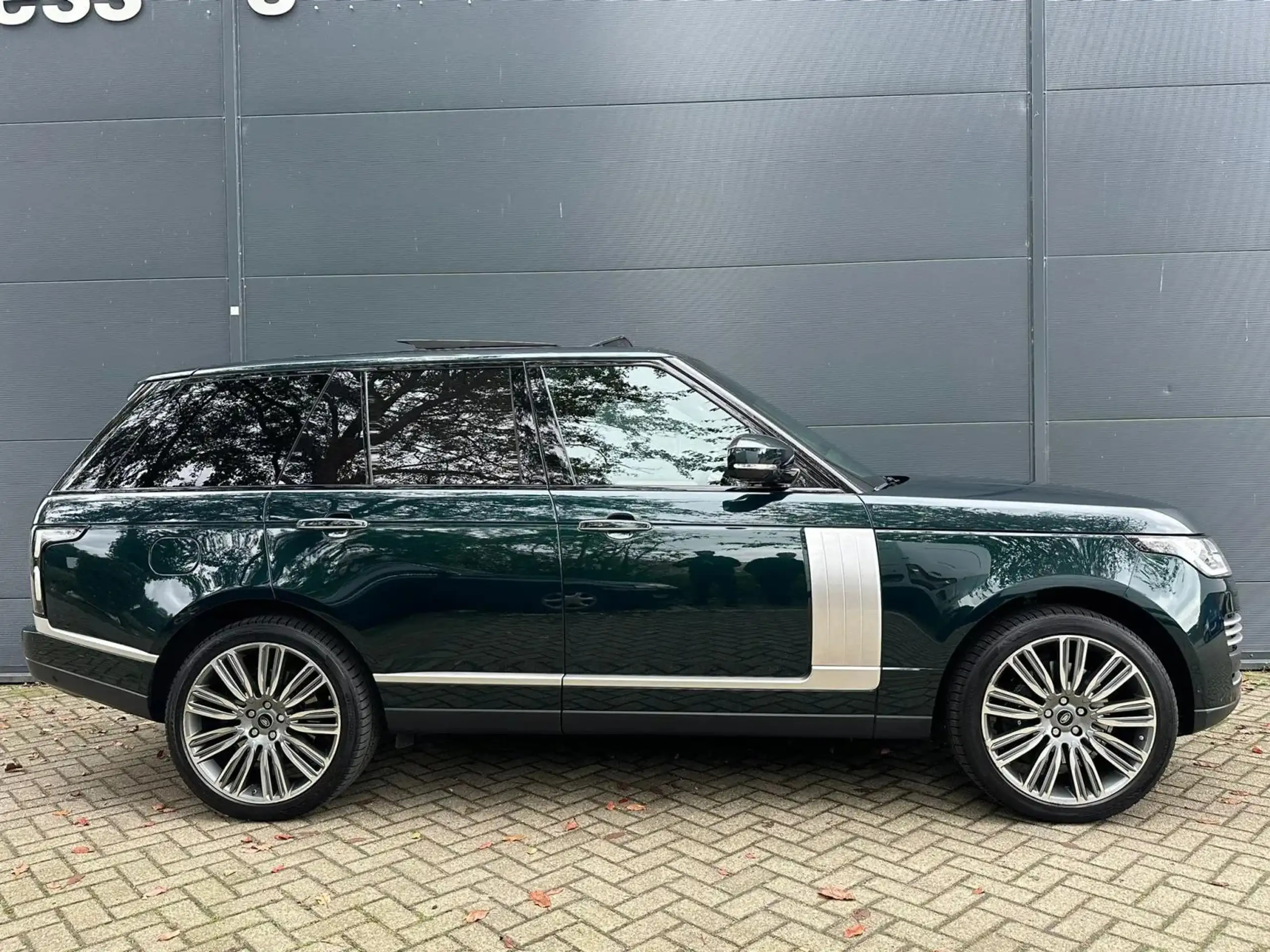 Land Rover - Range Rover