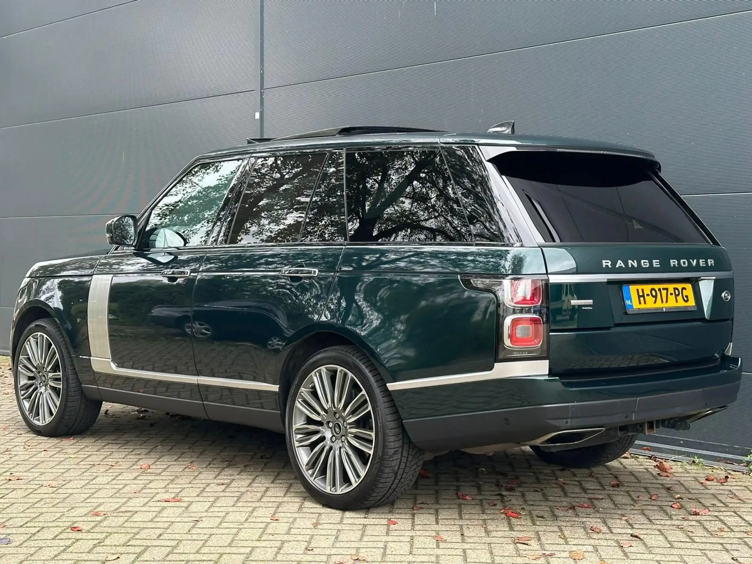 Land Rover - Range Rover