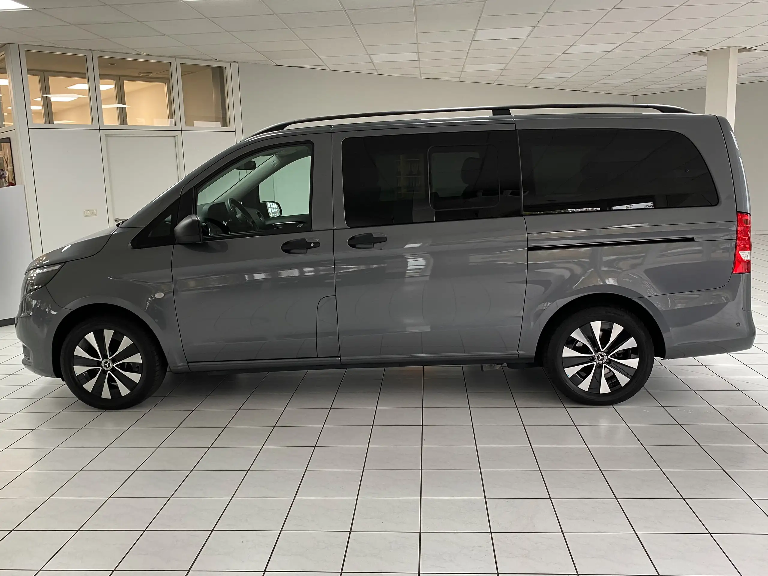 Mercedes-Benz - Vito