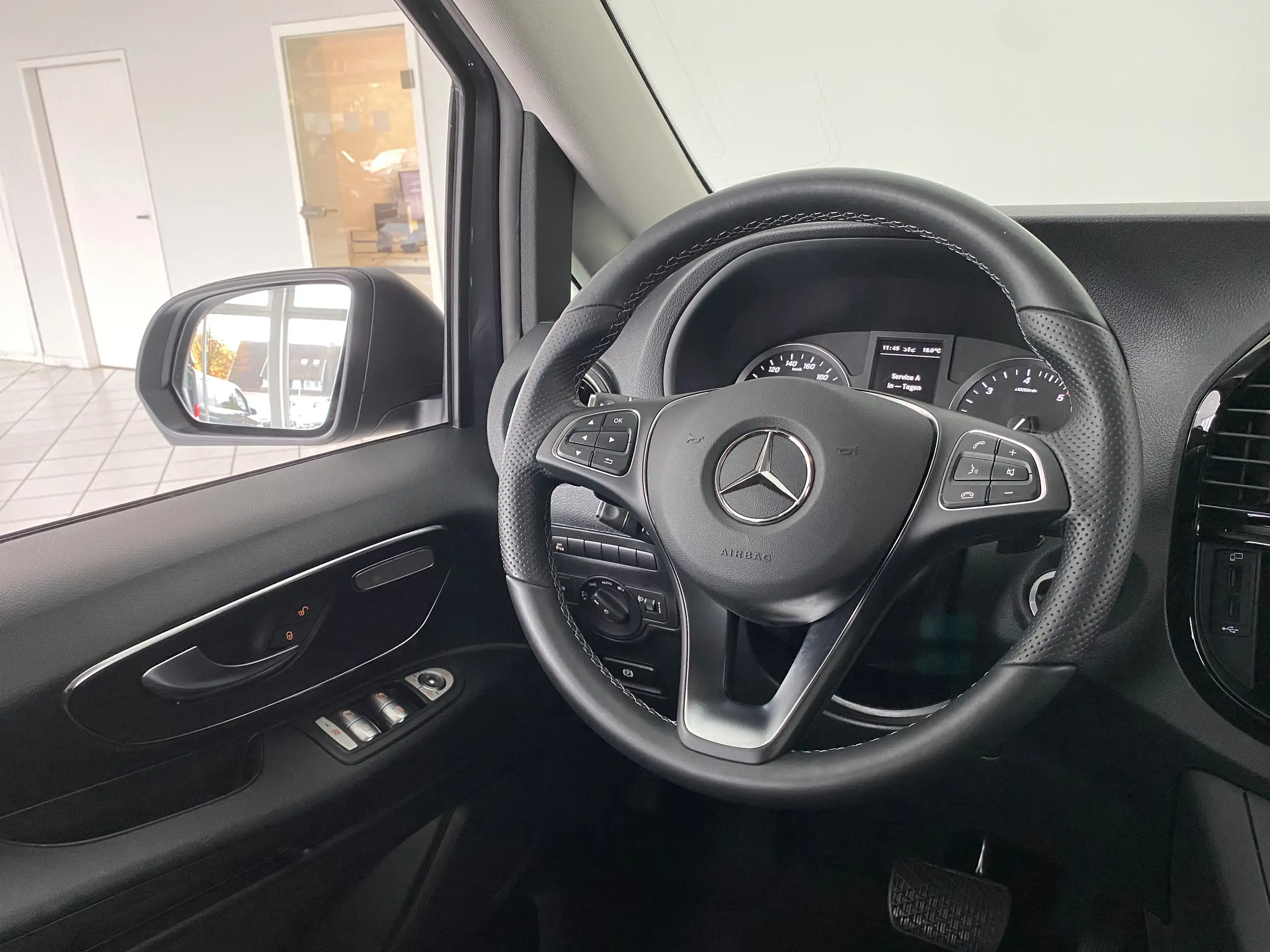 Mercedes-Benz - Vito