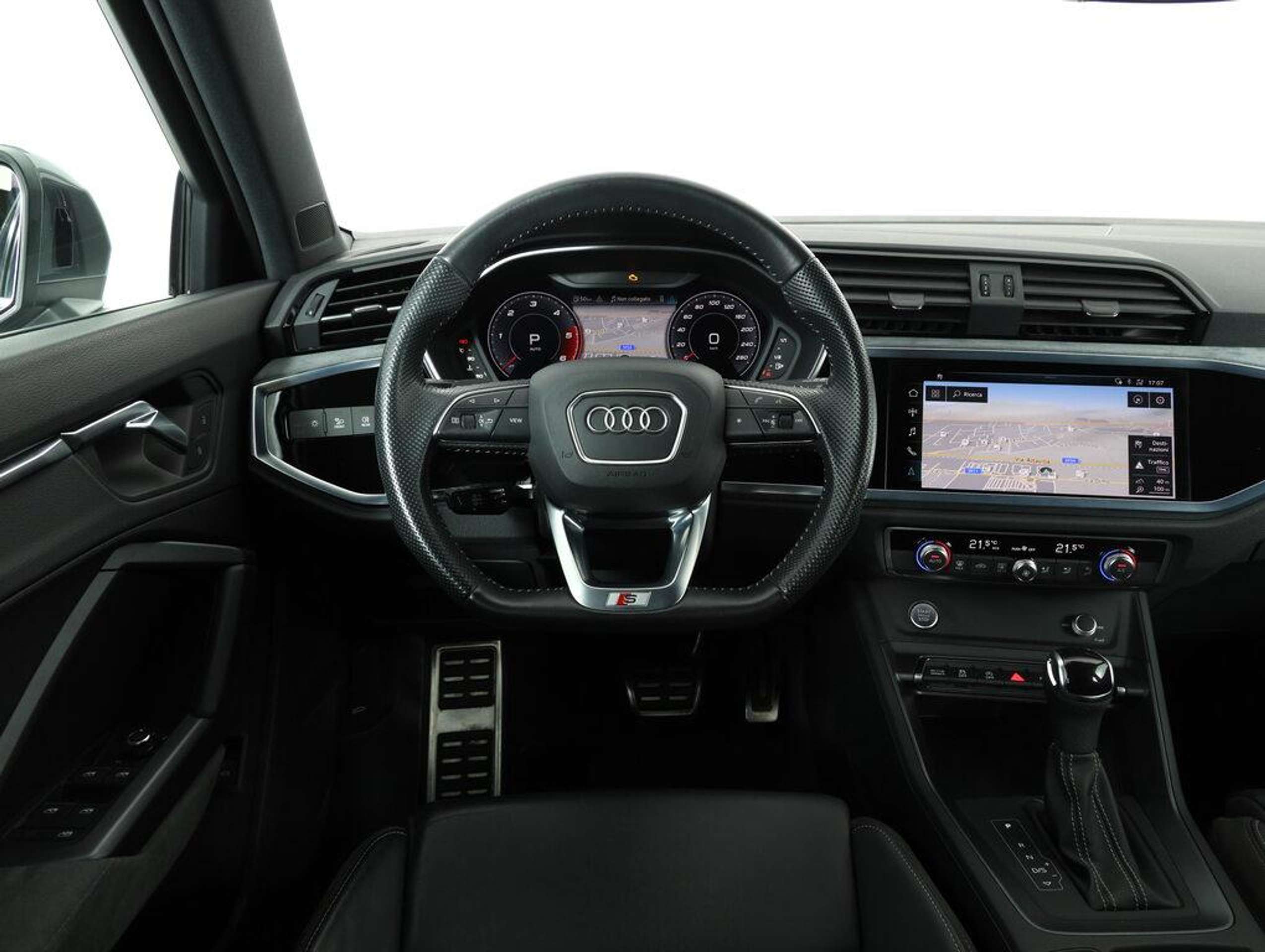 Audi - Q3