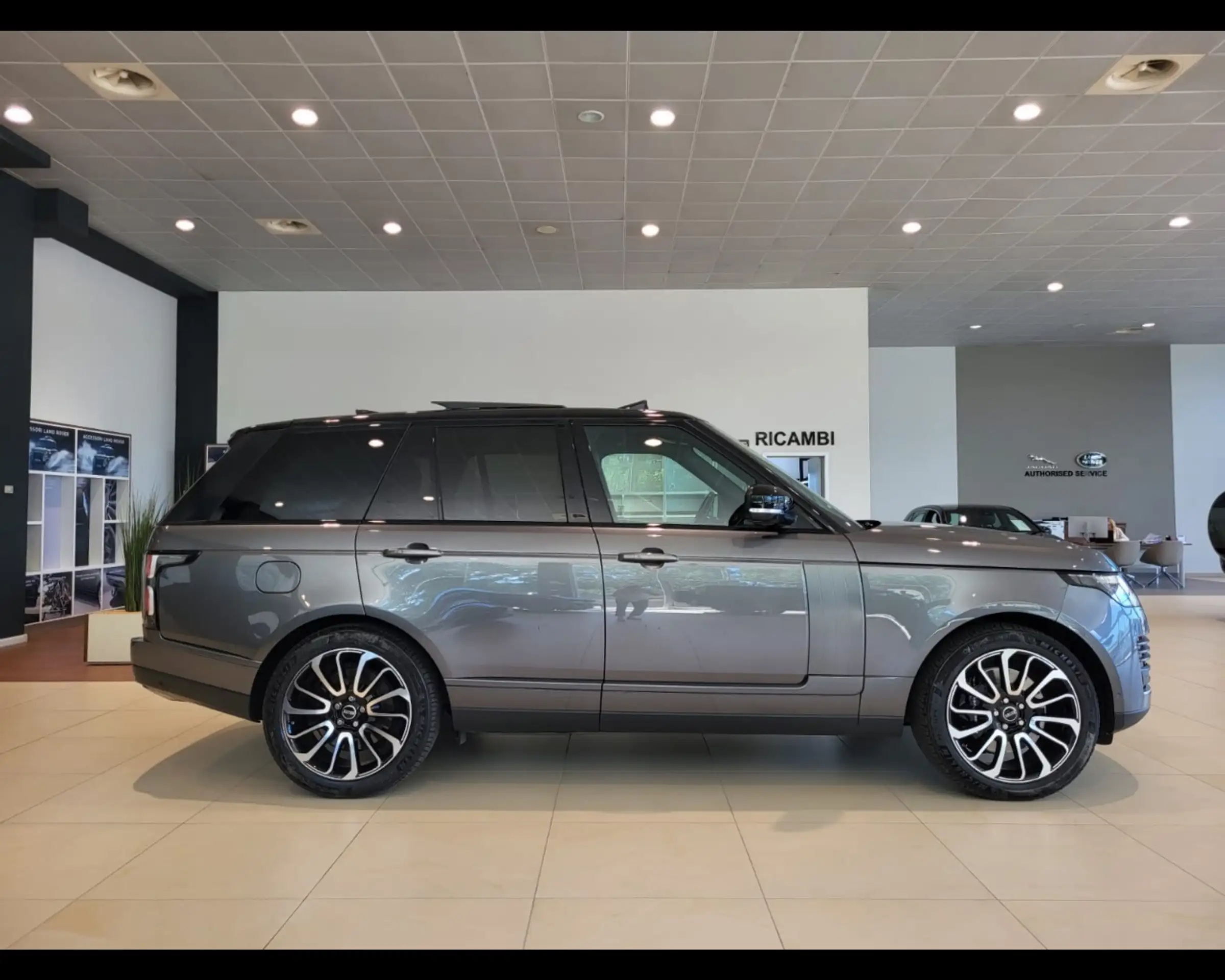 Land Rover - Range Rover