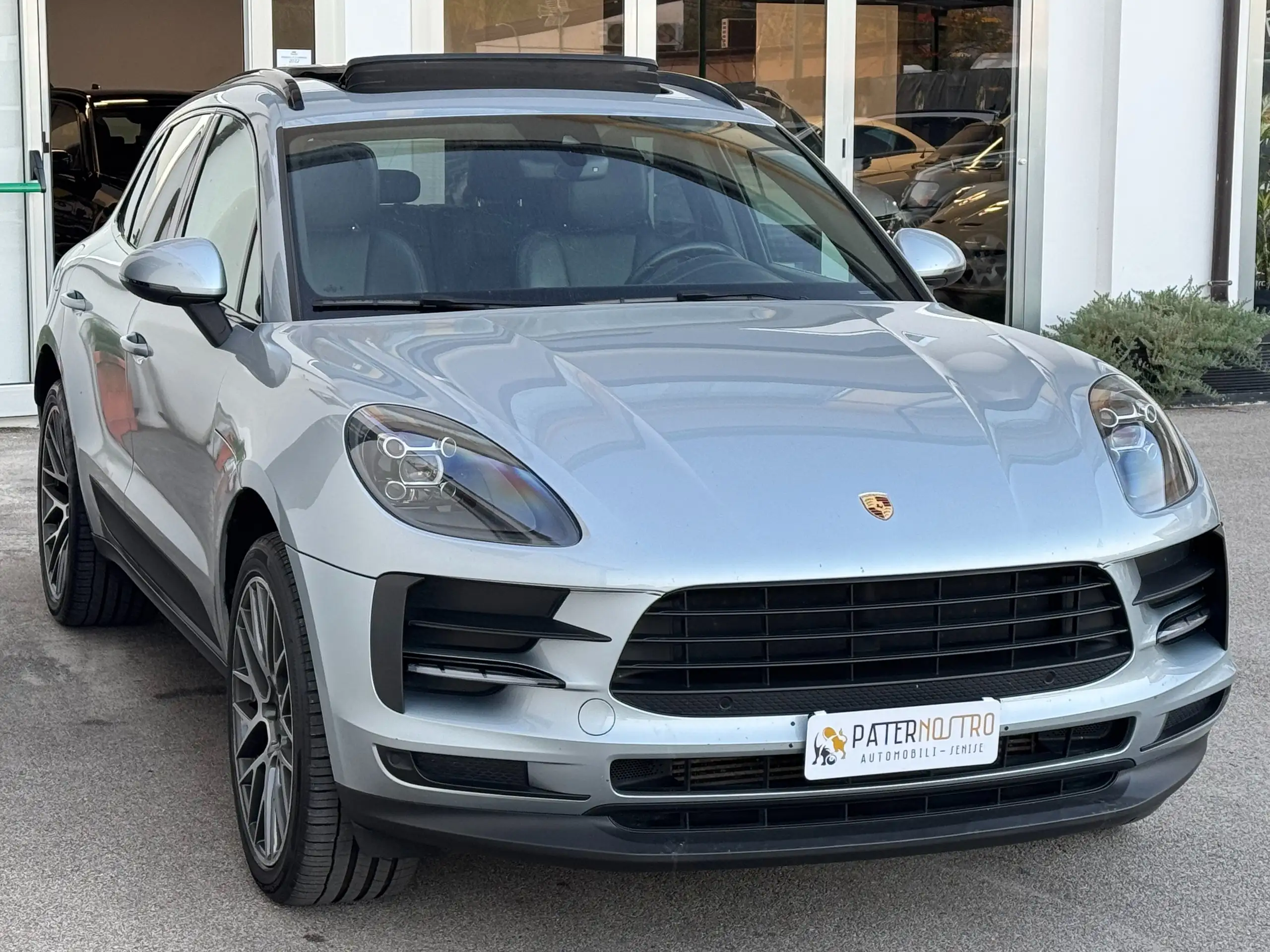 Porsche - Macan