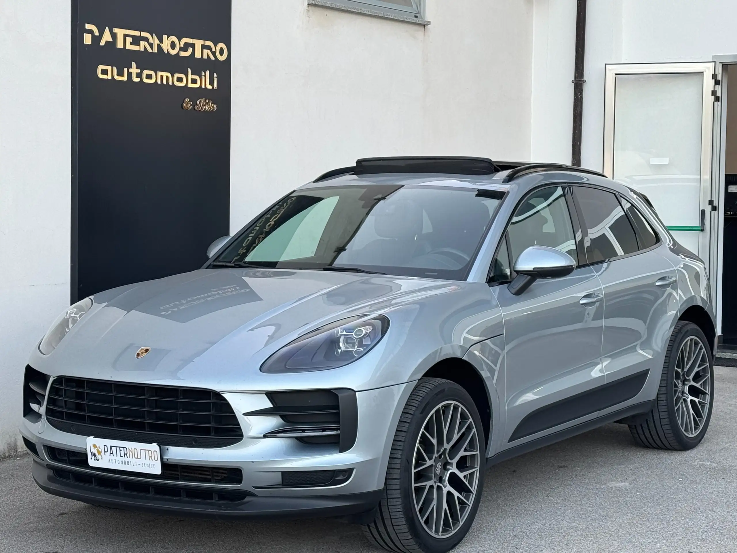 Porsche - Macan