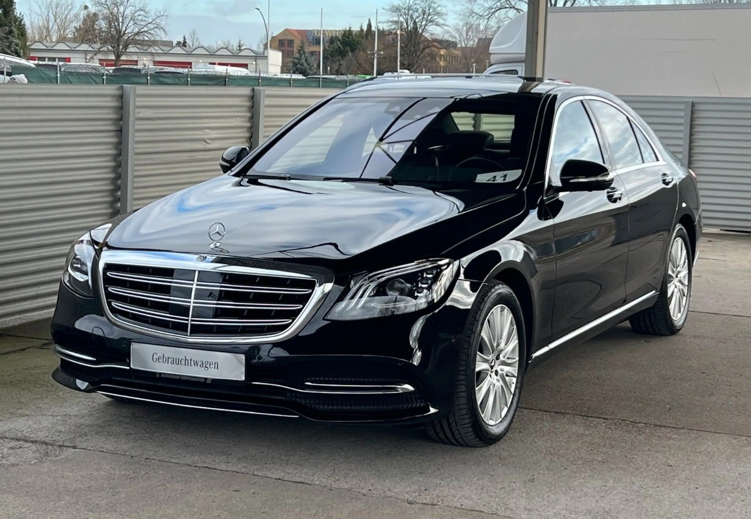 Mercedes-Benz - S 560