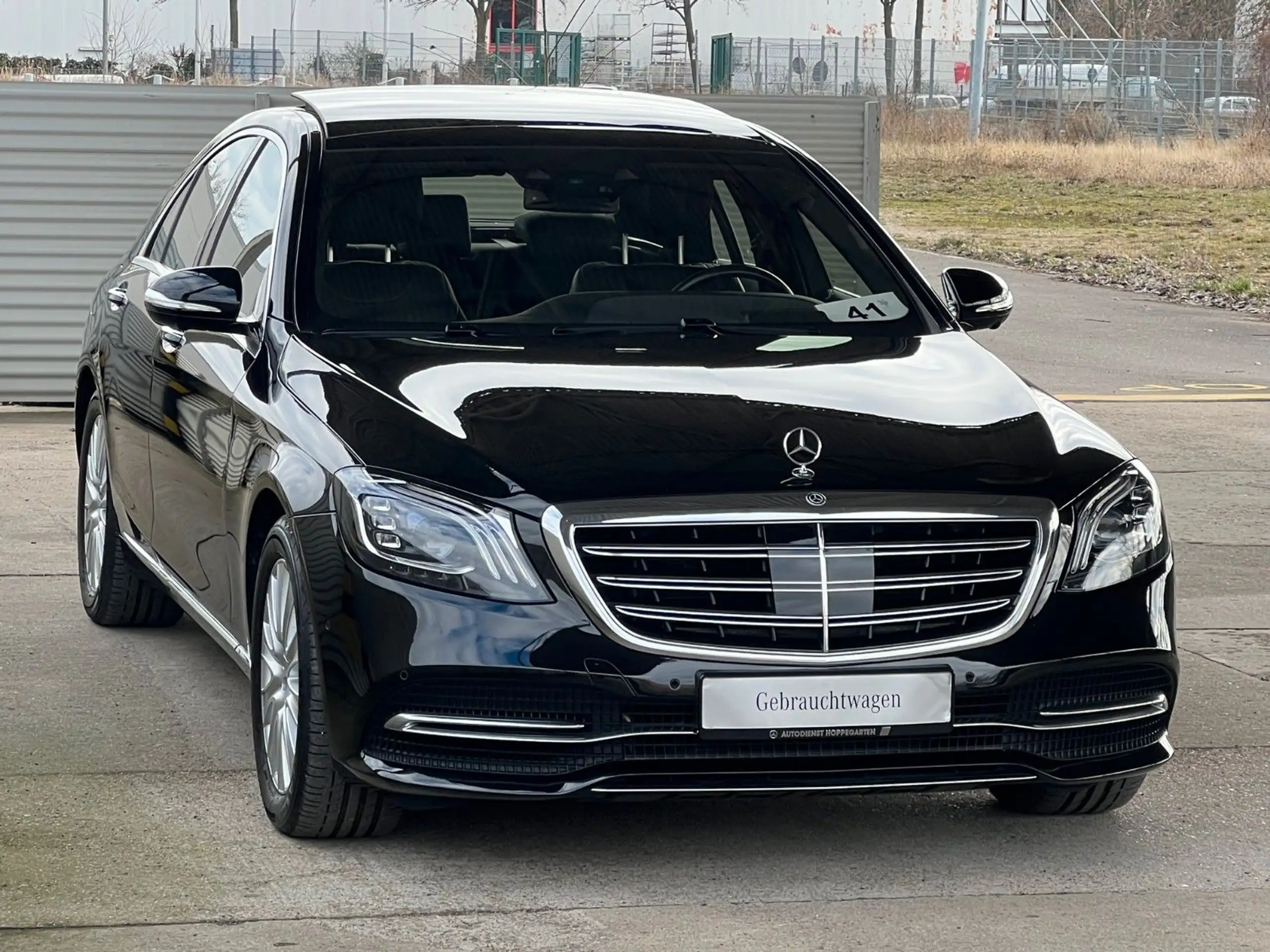 Mercedes-Benz - S 560