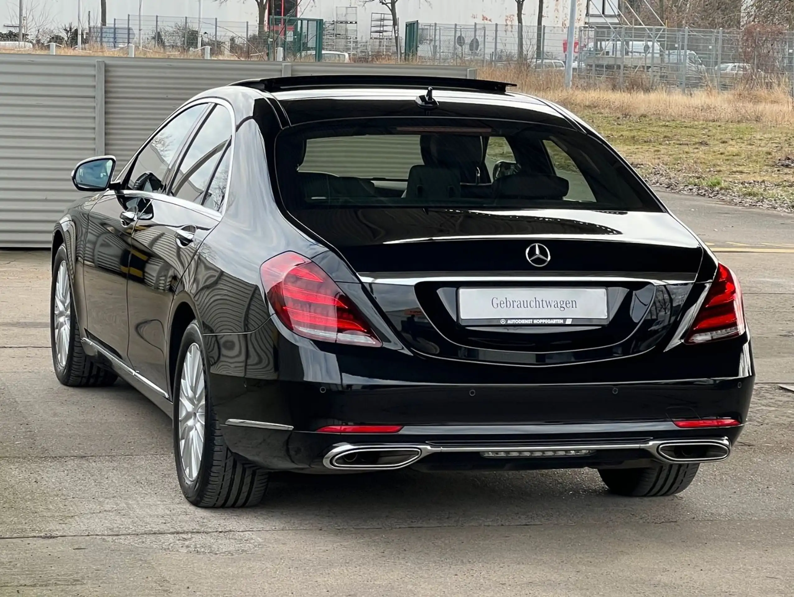 Mercedes-Benz - S 560