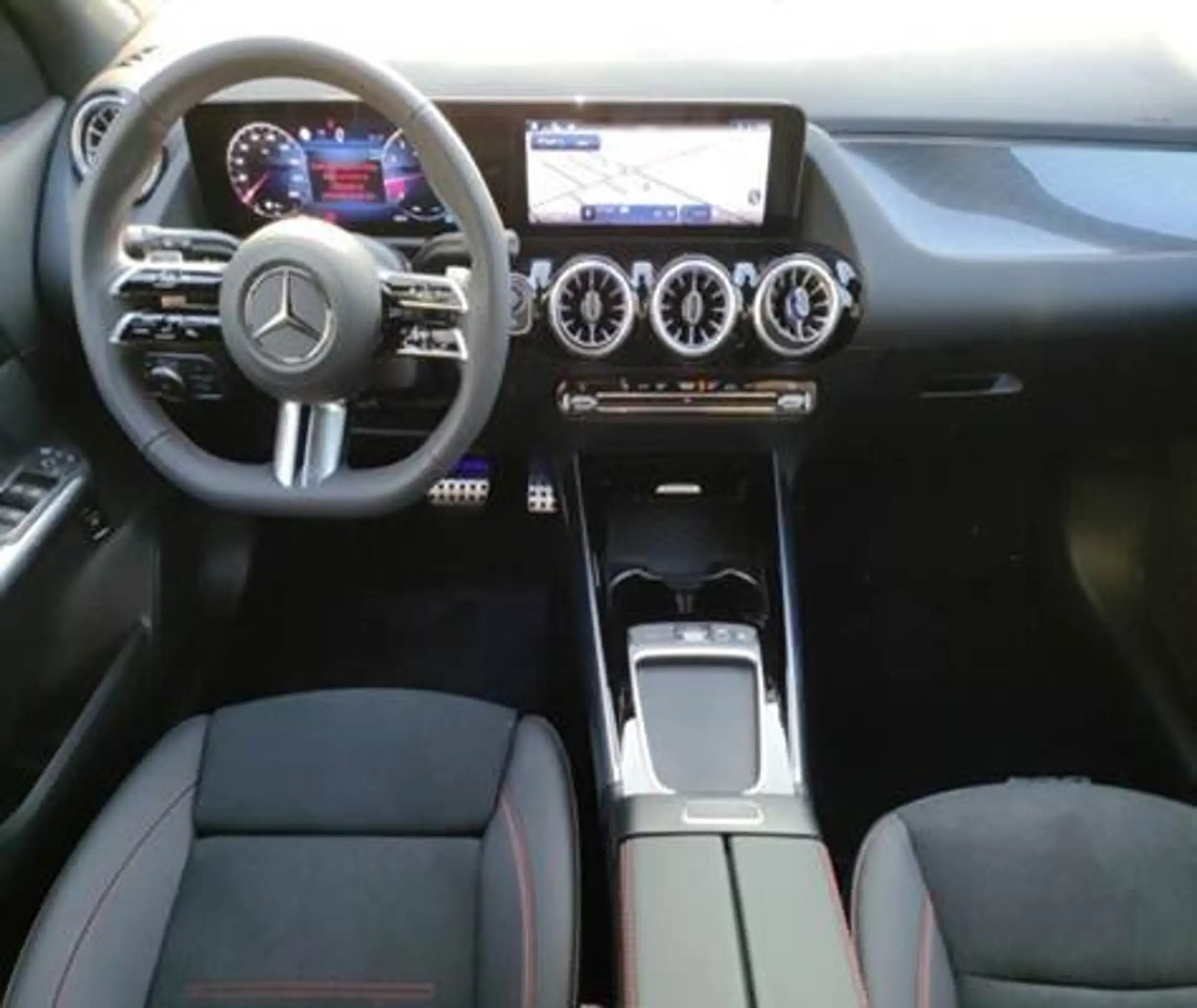 Mercedes-Benz - GLA 200