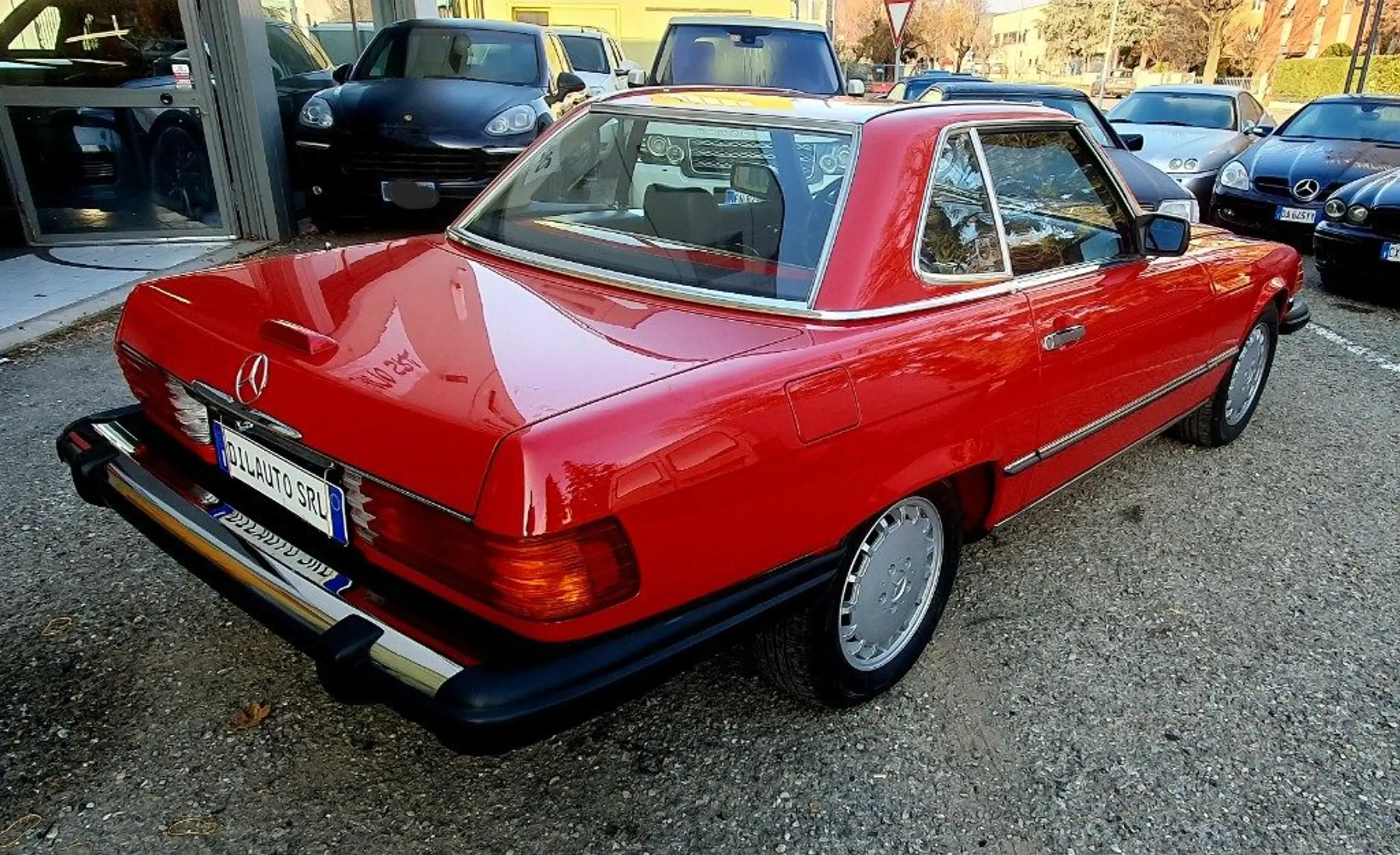 Mercedes-Benz - SL 560