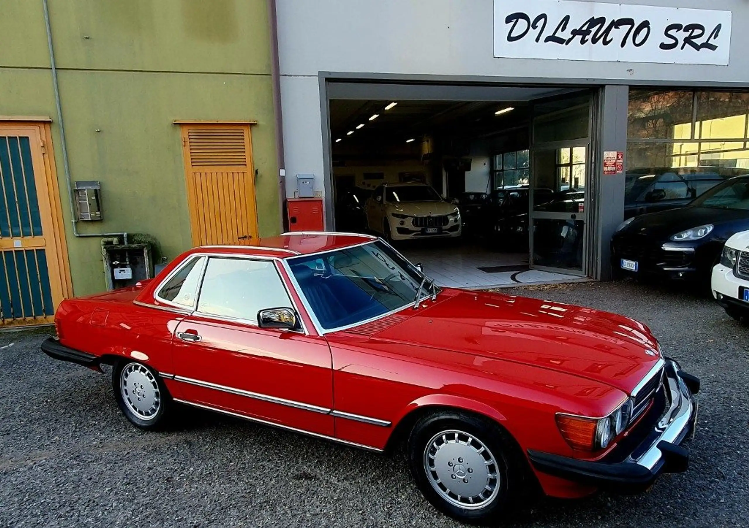 Mercedes-Benz - SL 560