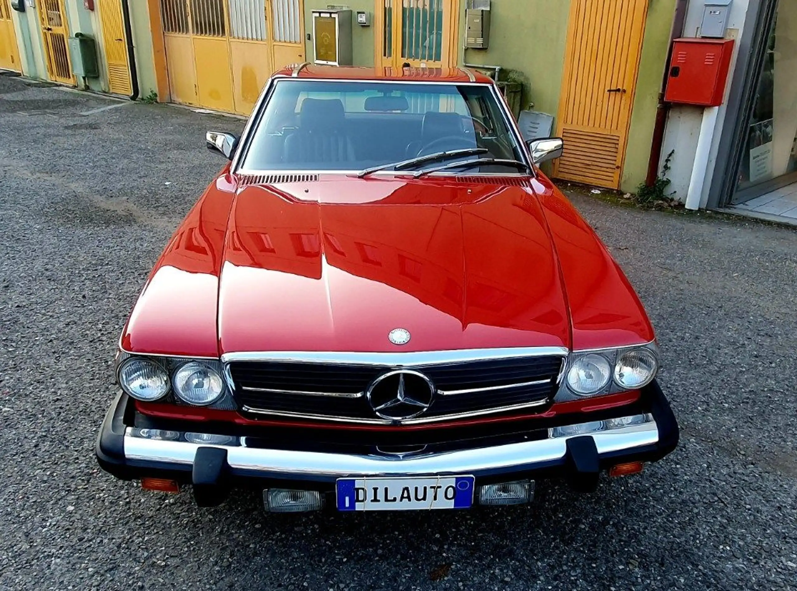 Mercedes-Benz - SL 560