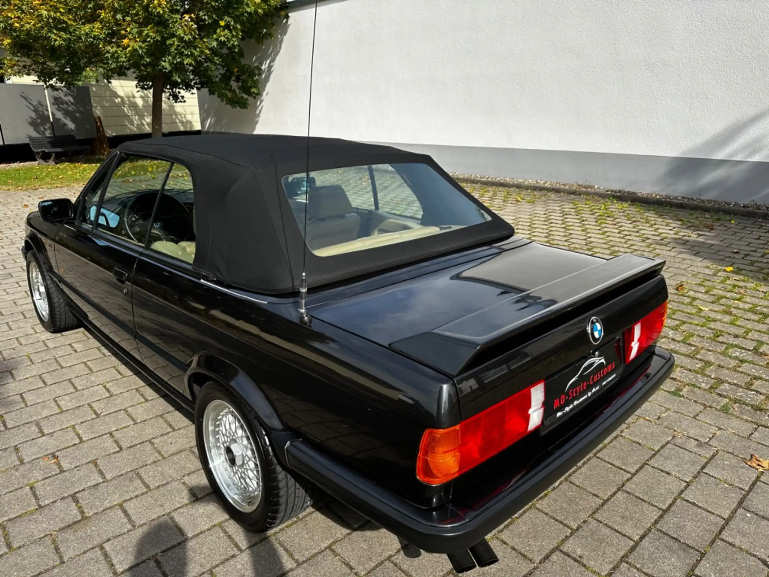 BMW - 325