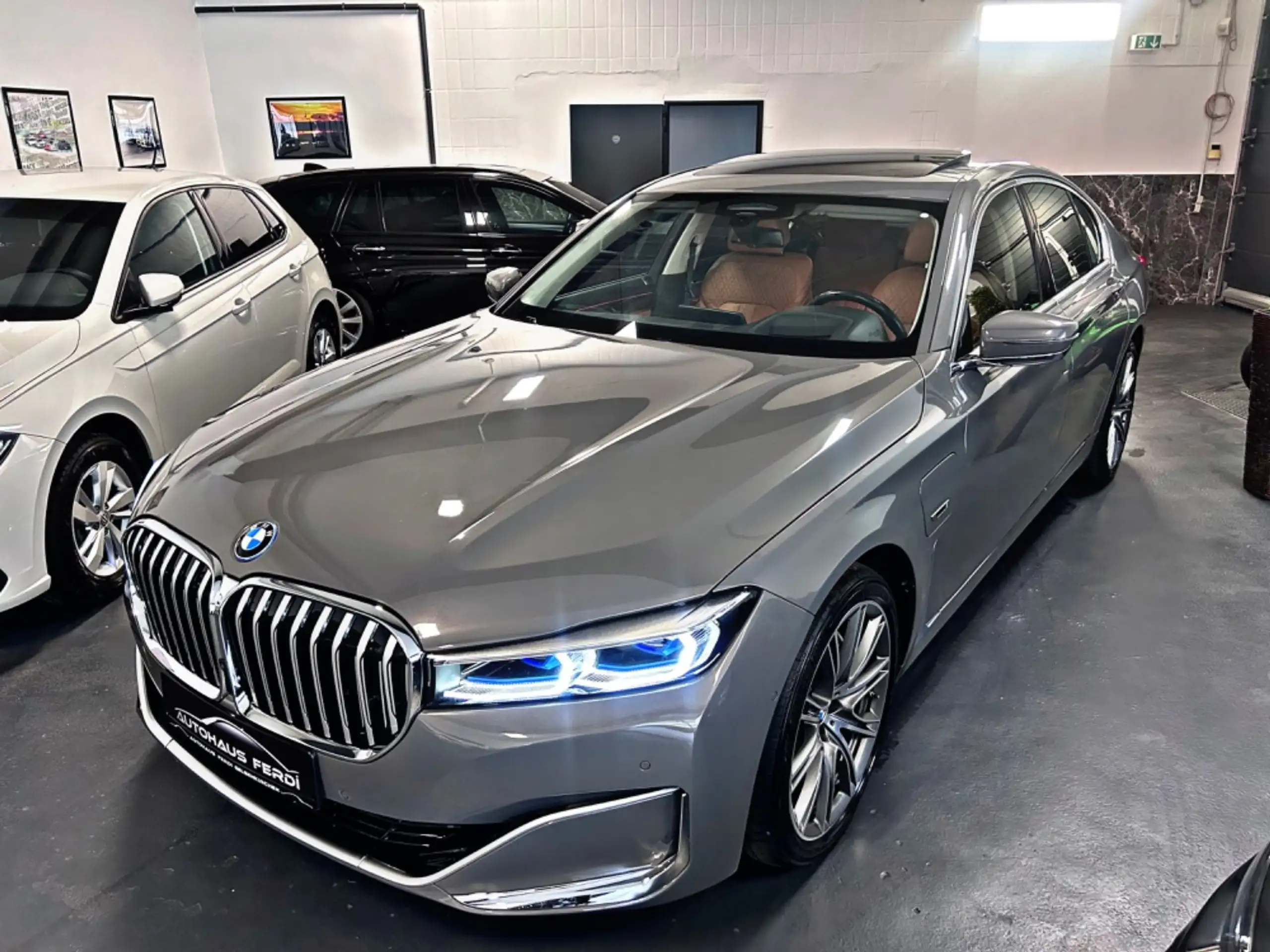 BMW - 745