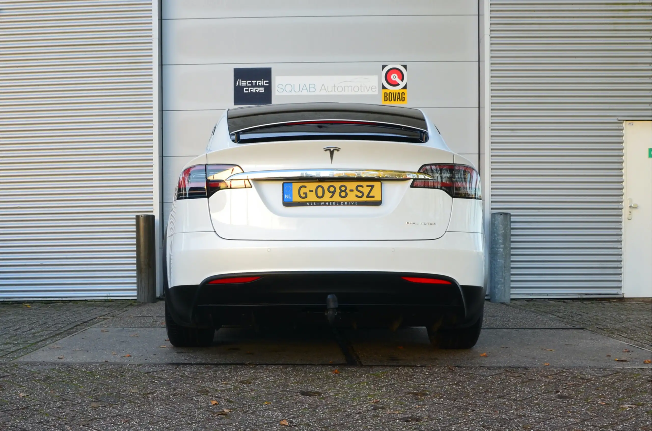 Tesla - Model X