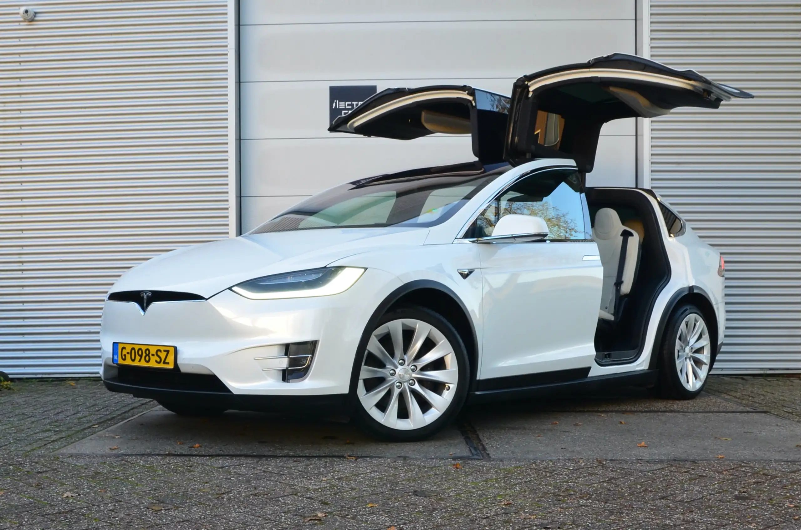 Tesla - Model X